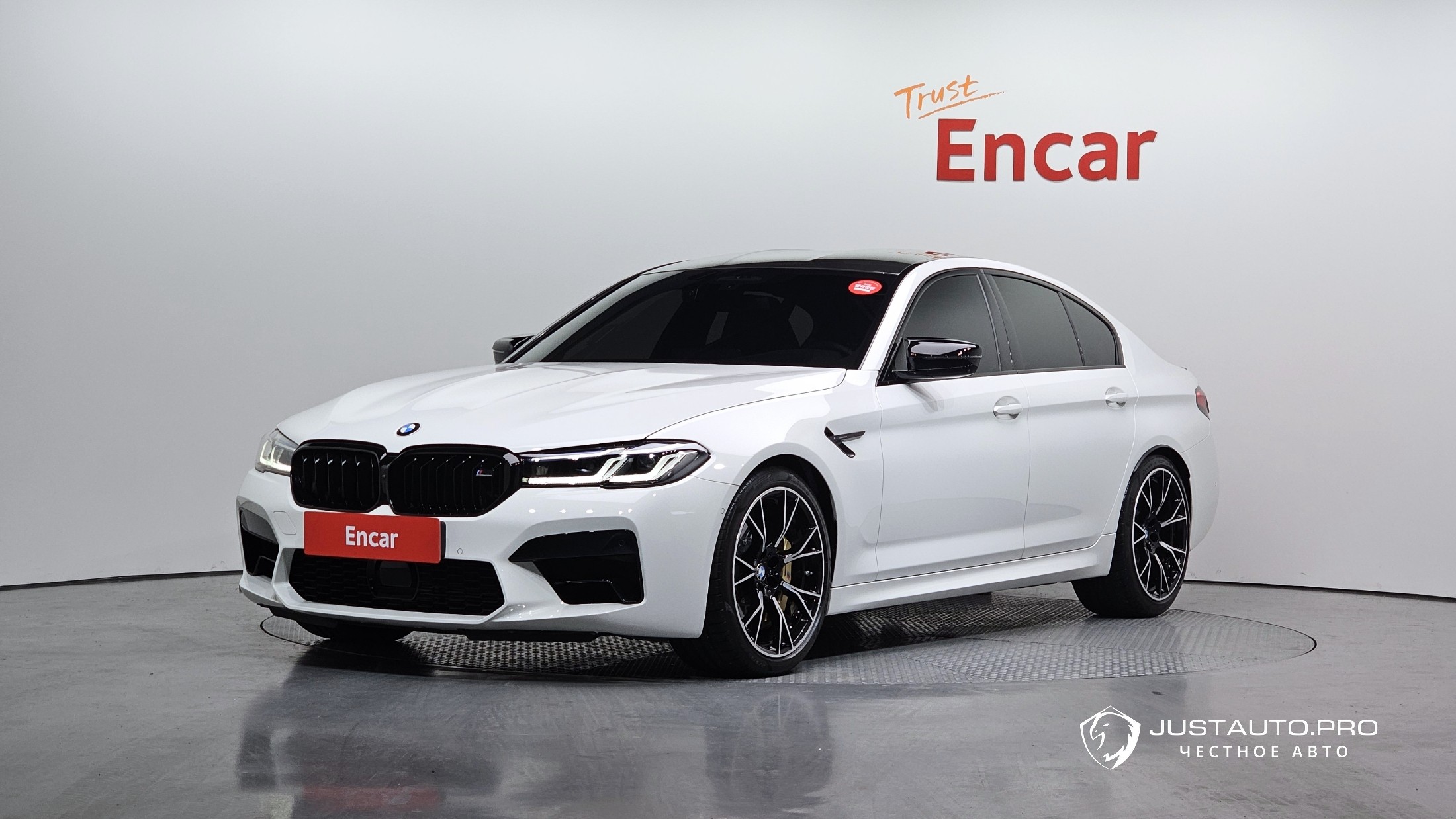 Автомобиль BMW M5