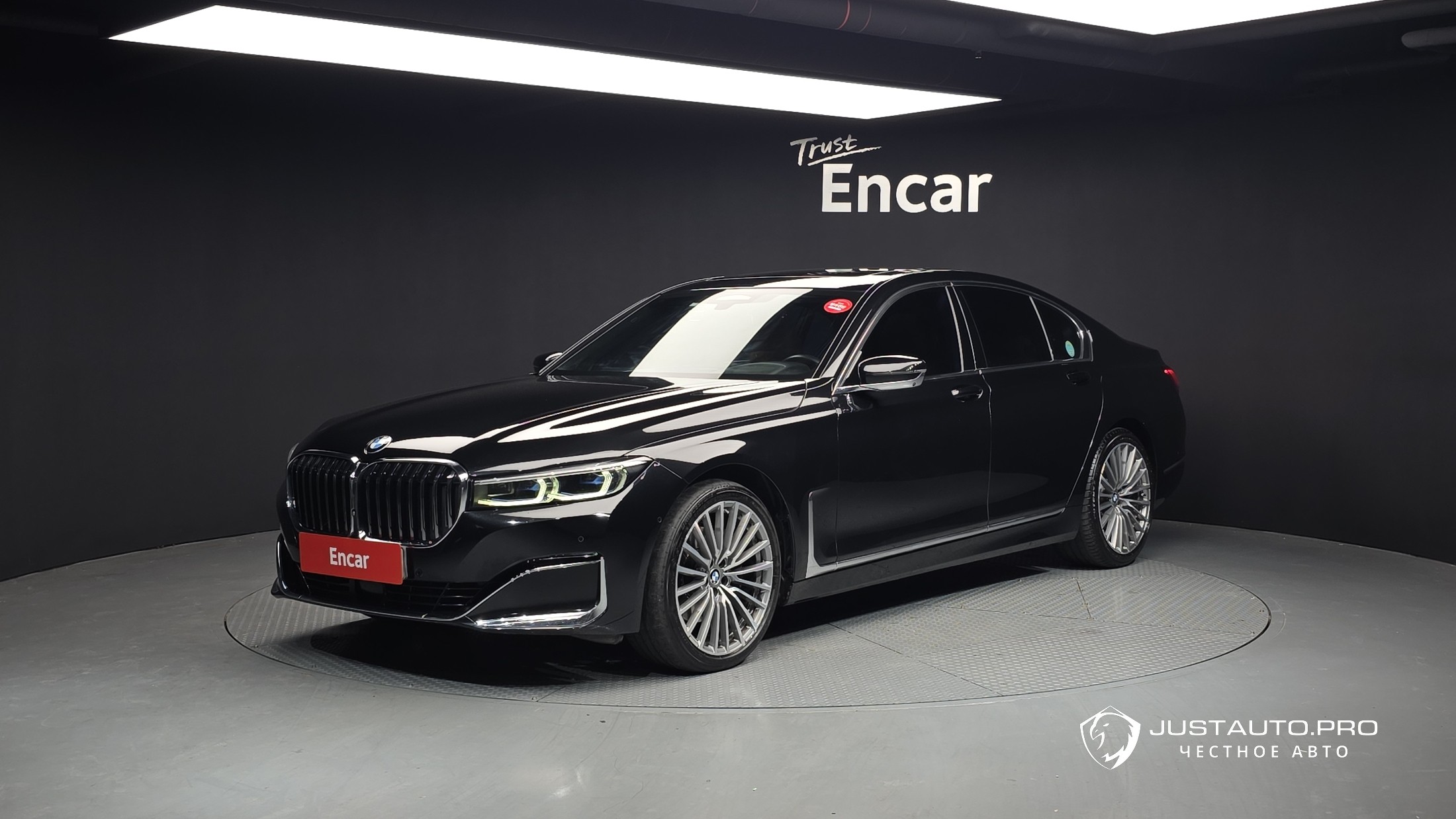 Автомобиль BMW 7-Series