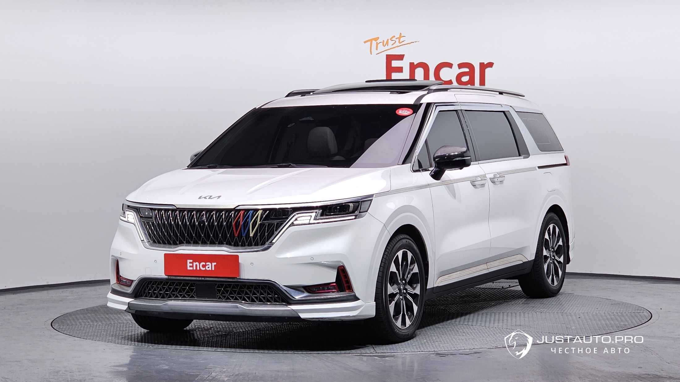 Автомобиль Kia Canival