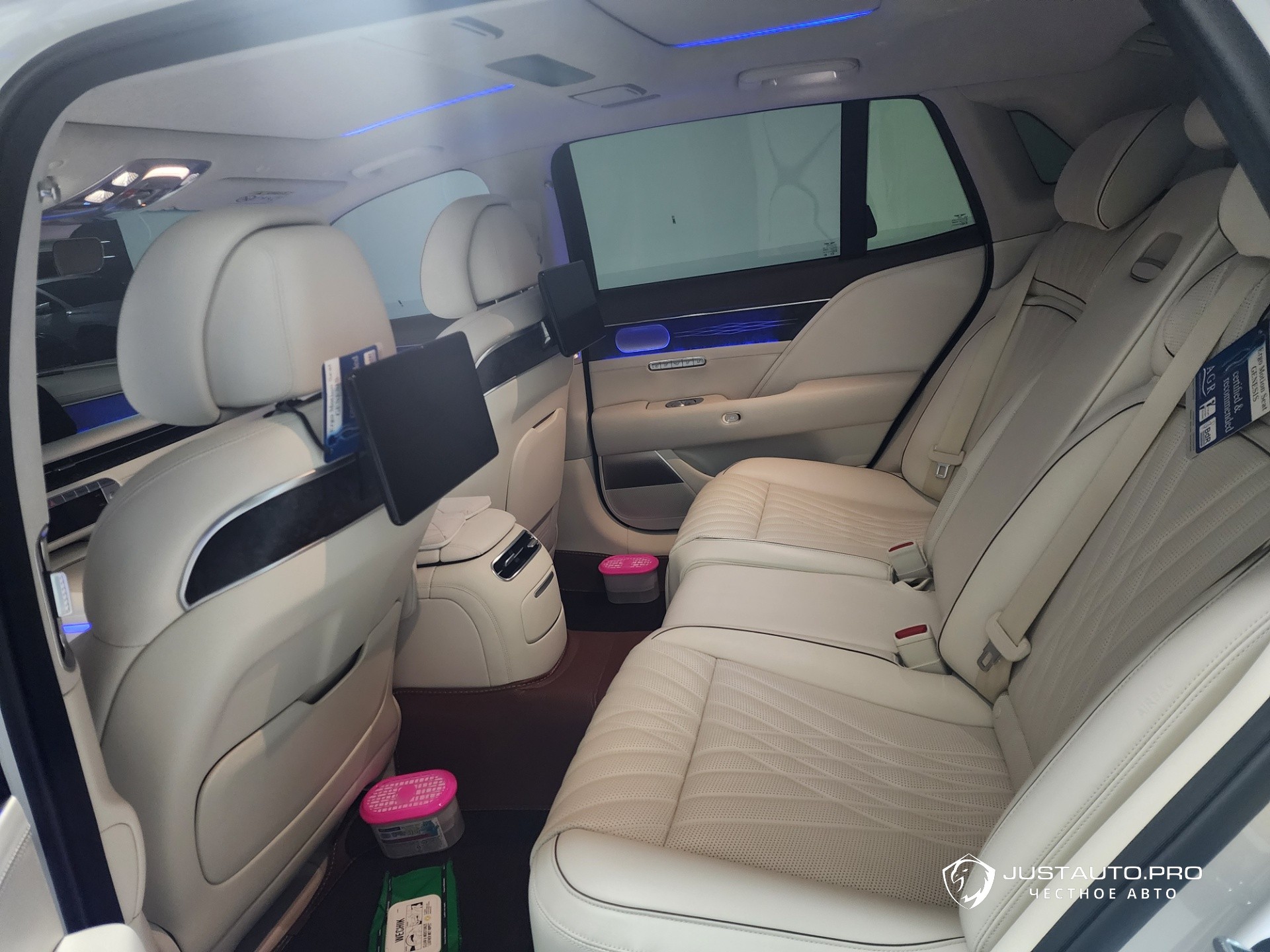 Автомобиль Genesis G90