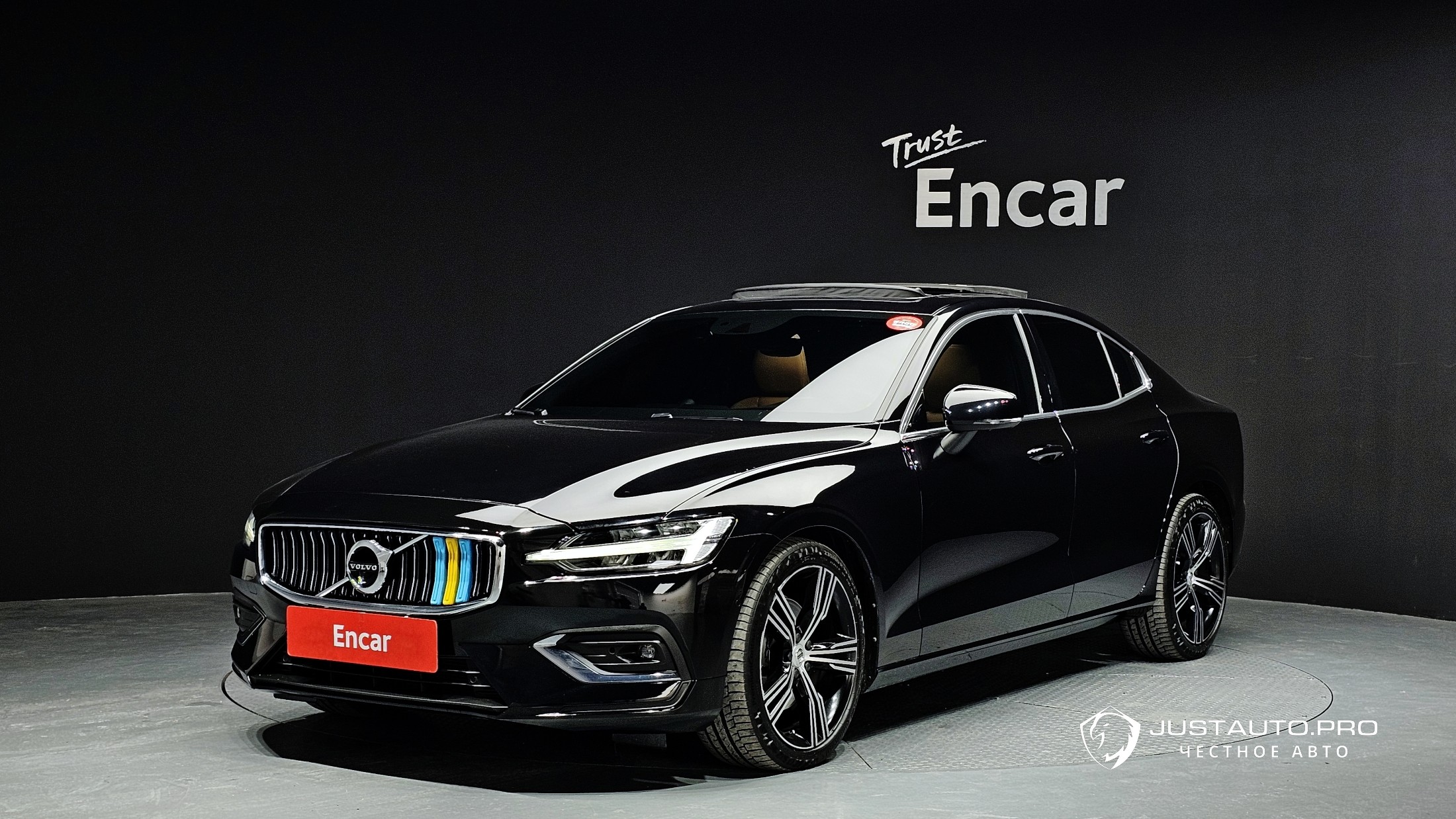 Автомобиль Volvo S60