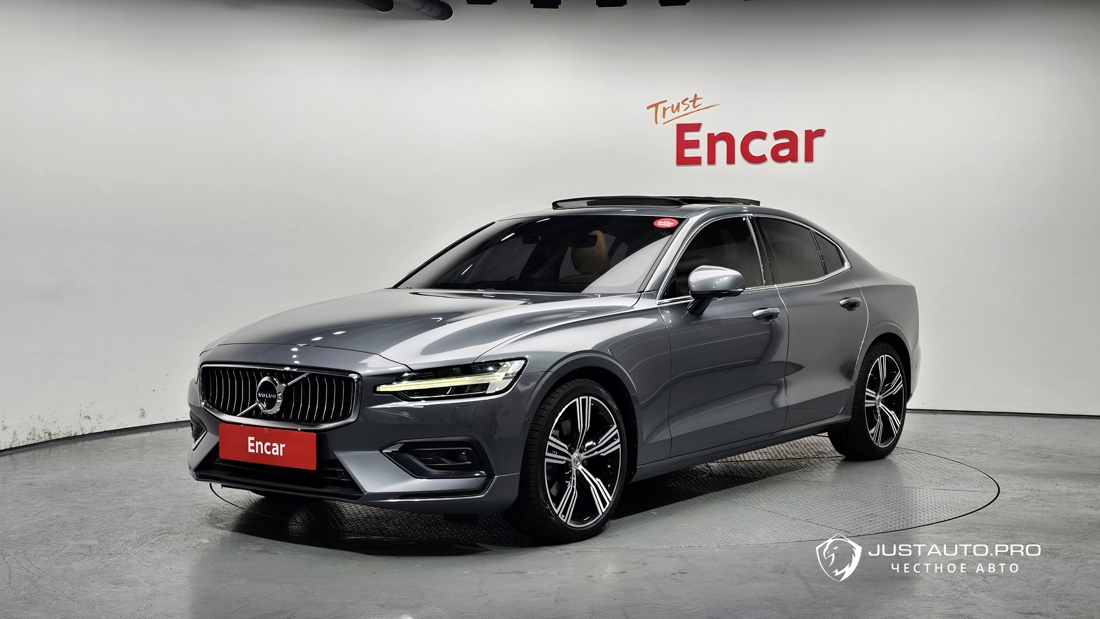 Автомобиль Volvo S60