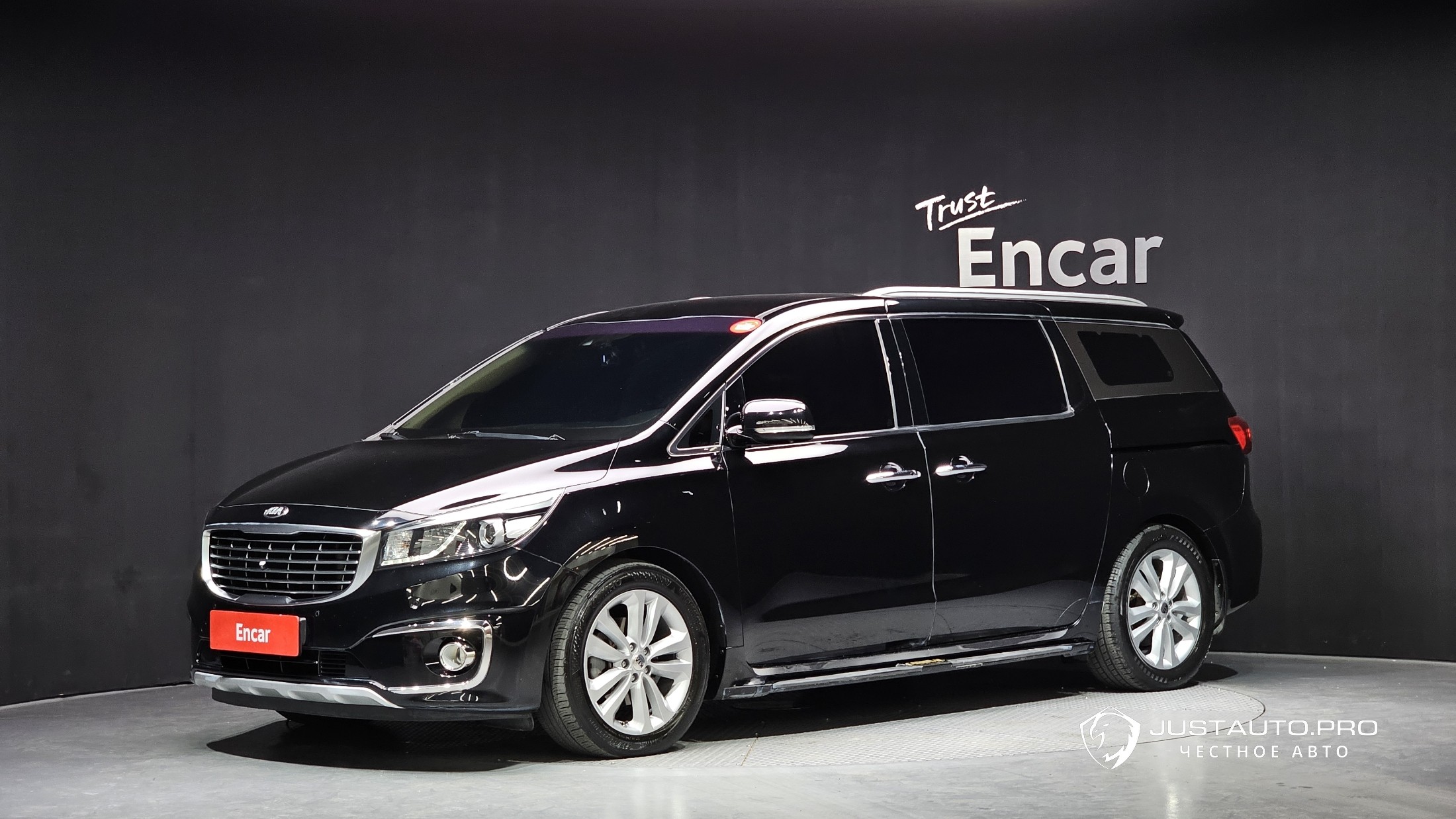 Автомобиль Kia Canival