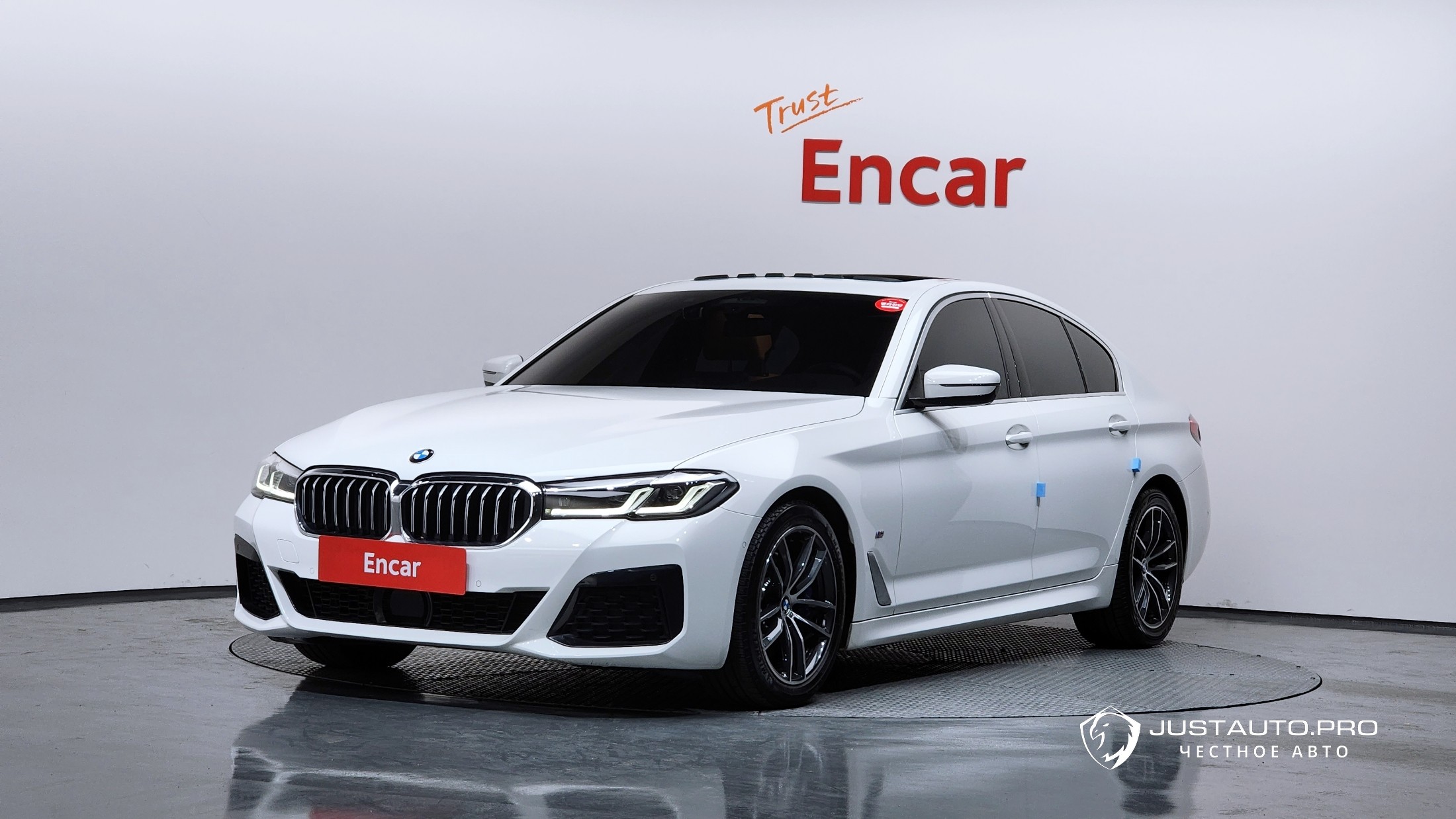 Автомобиль BMW 5-Series