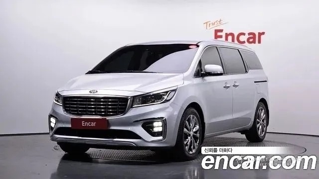 Автомобиль Kia Canival