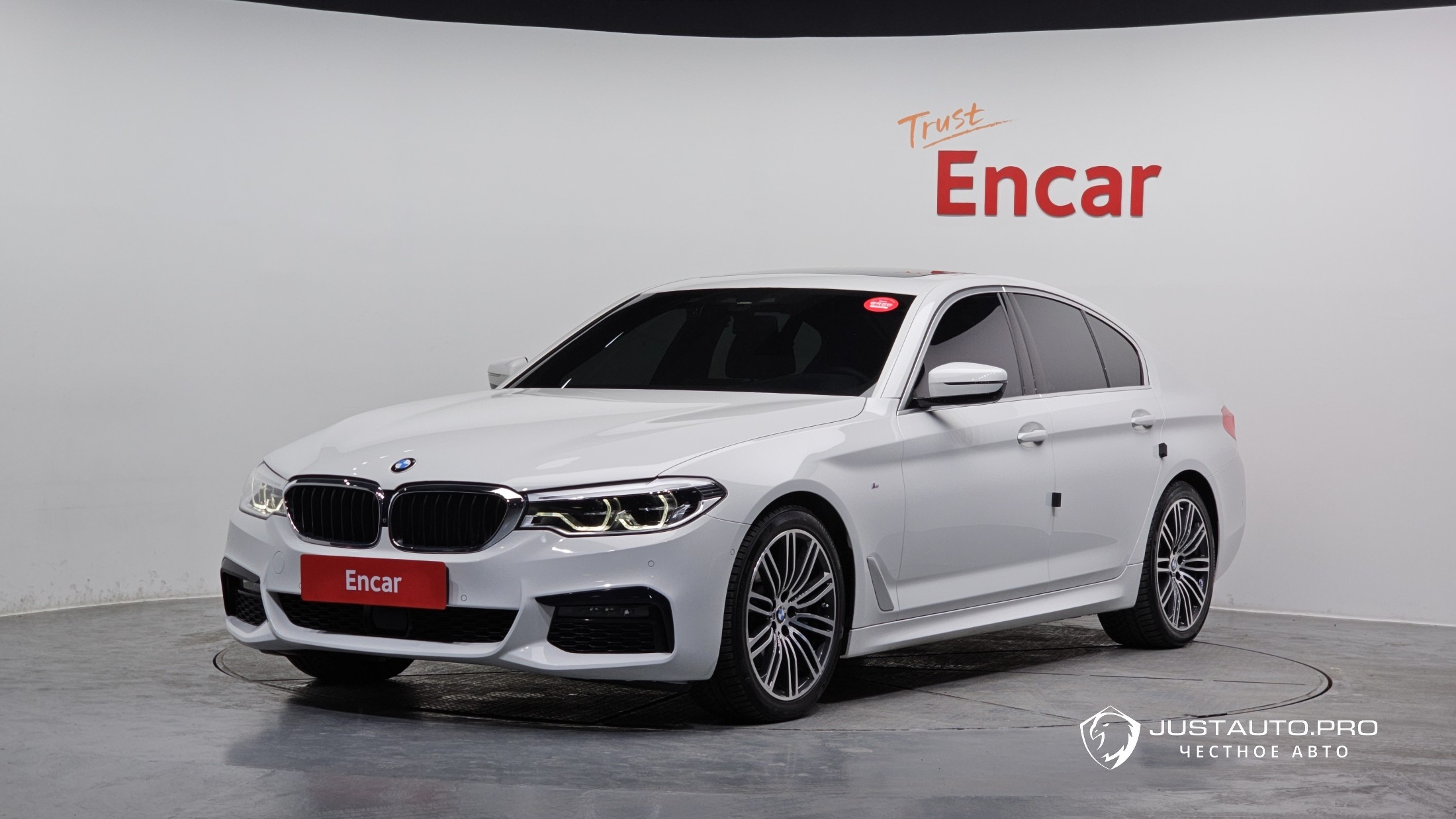 Автомобиль BMW 5-Series