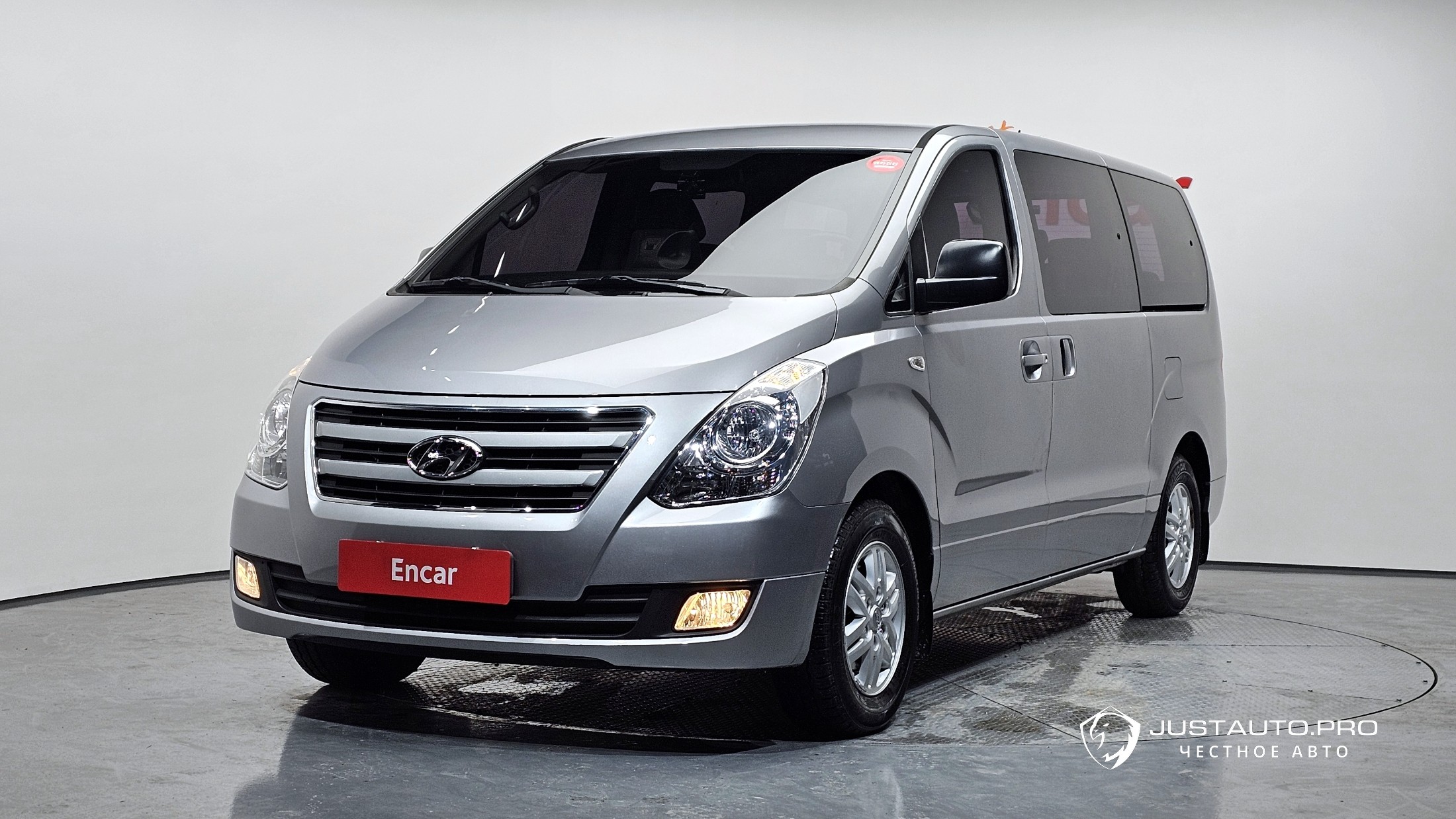 Автомобиль Hyundai Starex