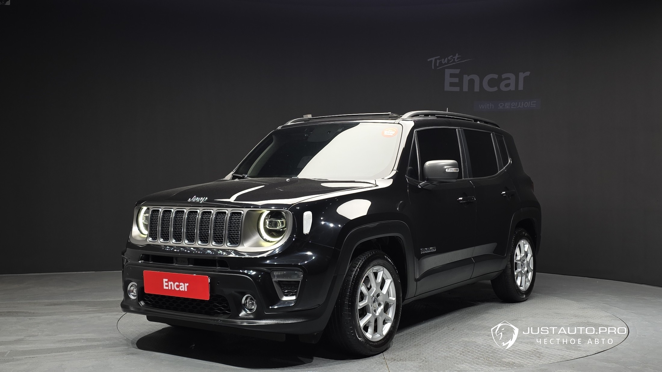 Автомобиль Jeep Renegade