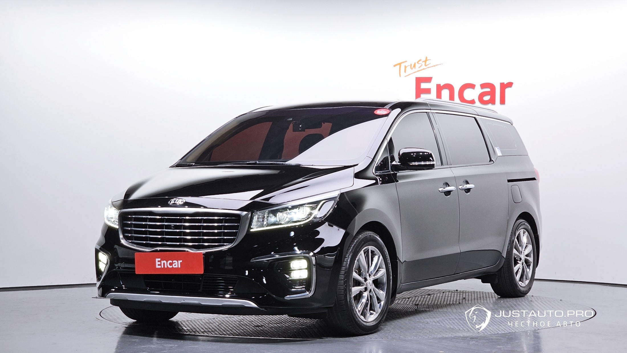 Автомобиль Kia Canival