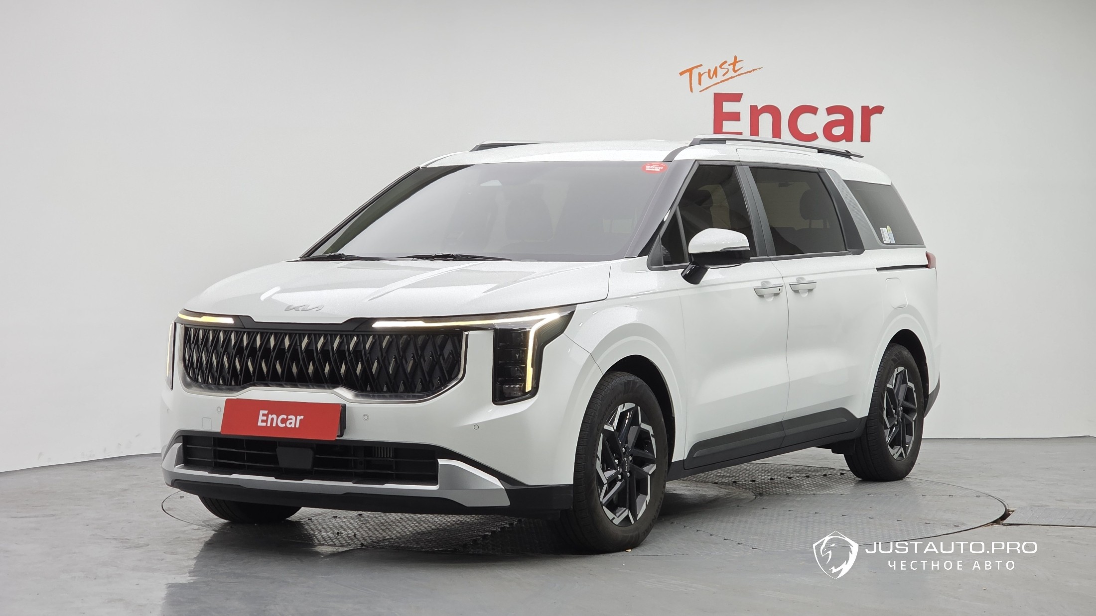 Автомобиль Kia Canival