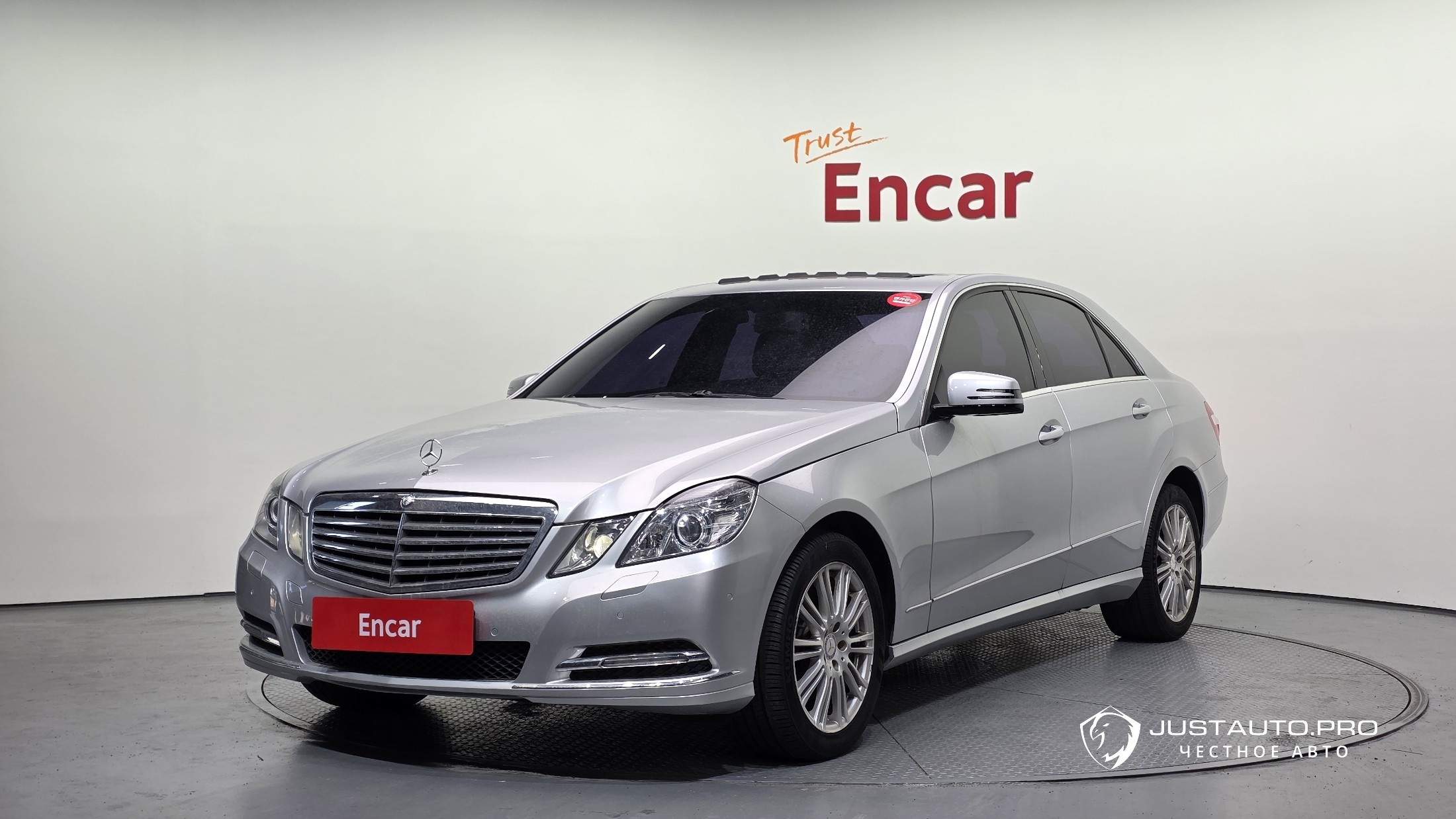 Автомобиль Mercedes-Benz E-Class