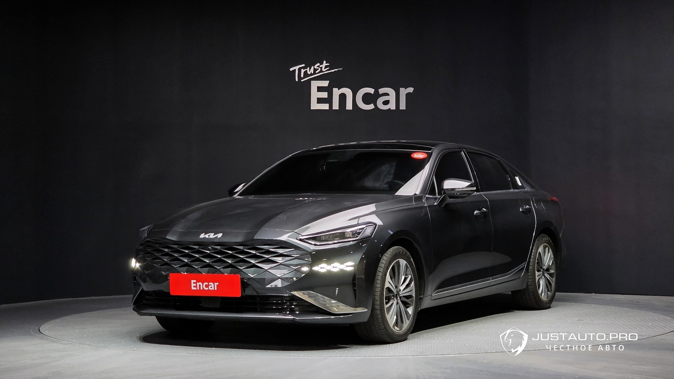 Автомобиль Kia K8