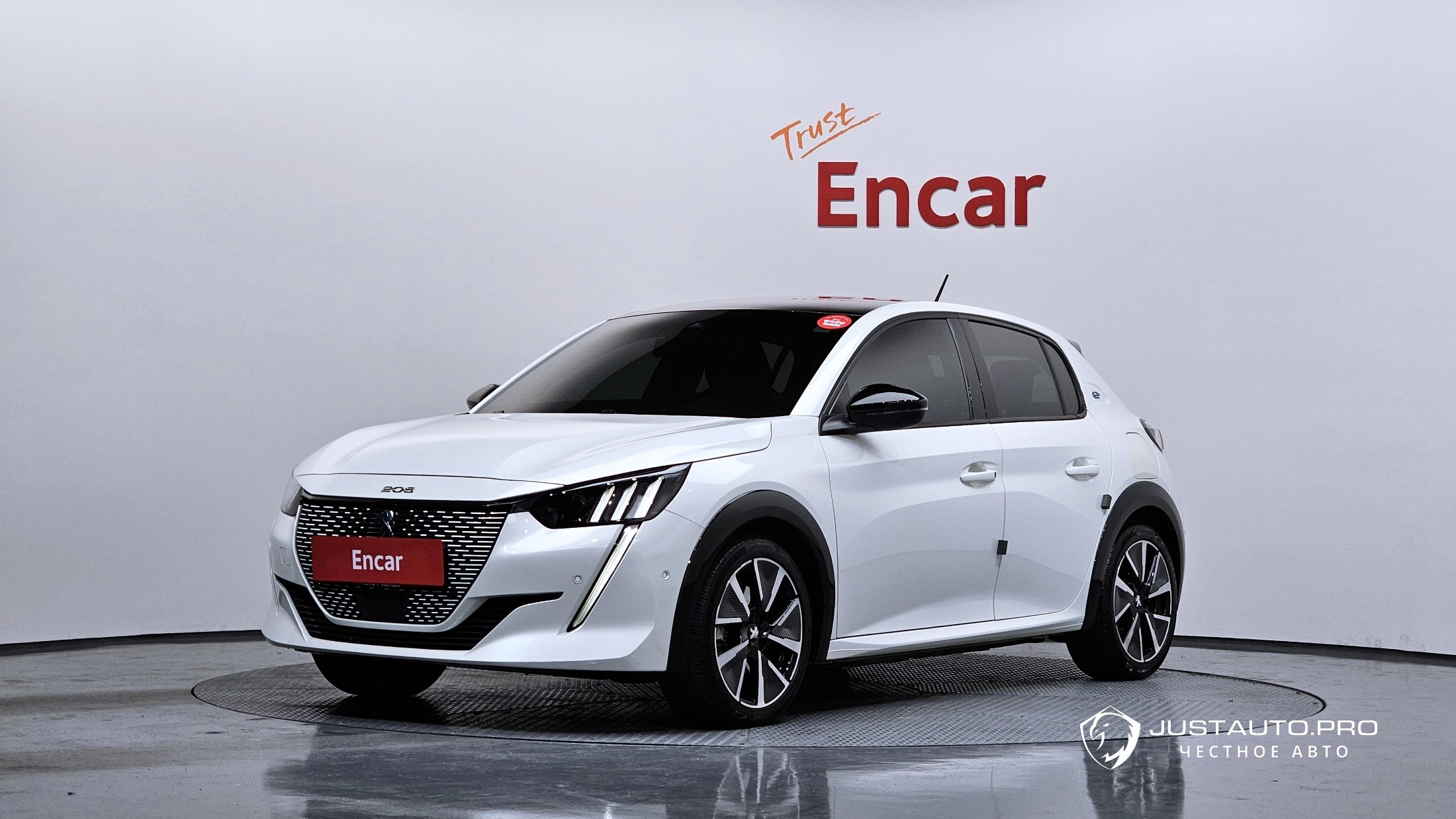 Автомобиль Peugeot 208