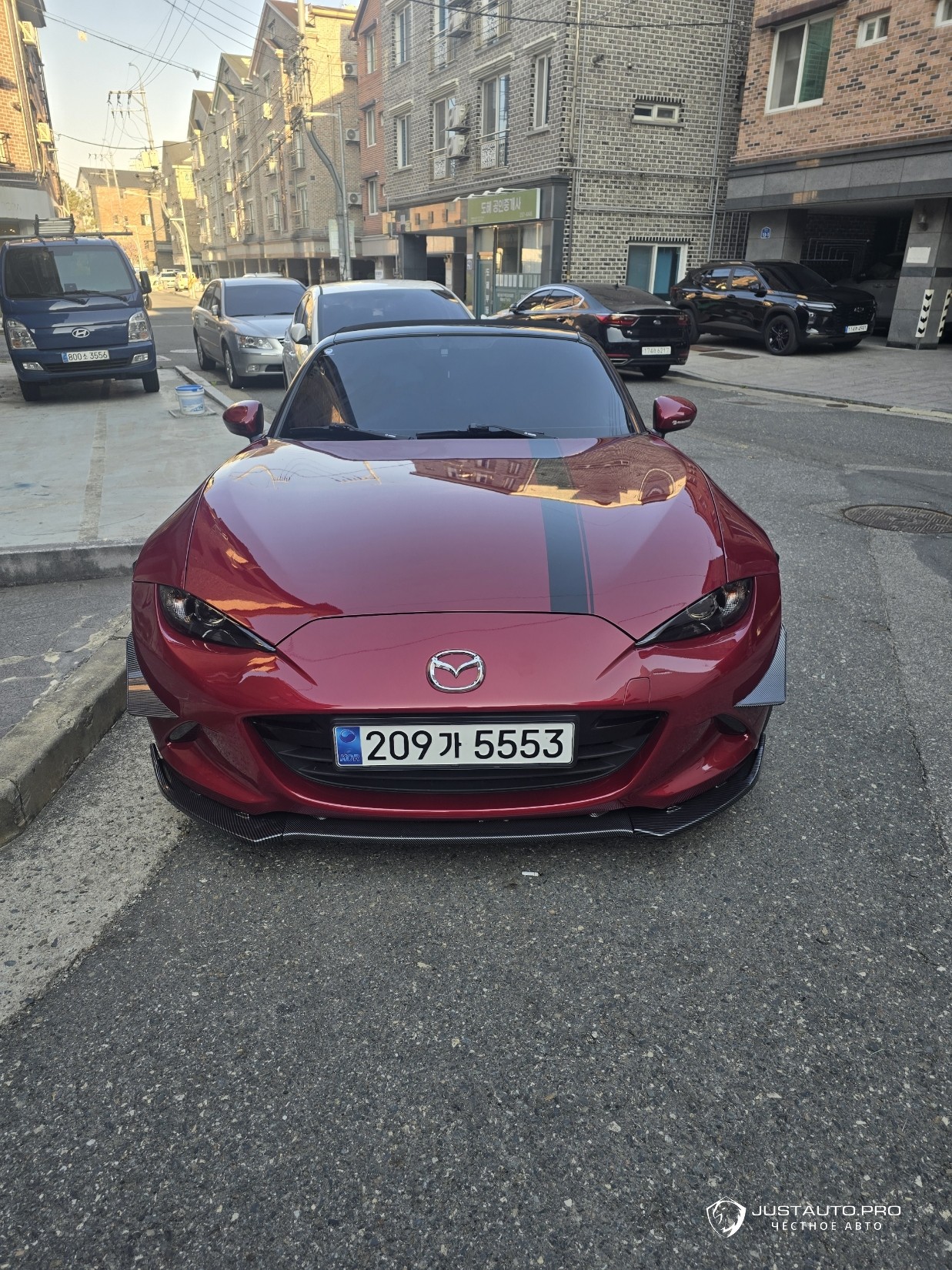 Автомобиль Mazda MX-5 Miata