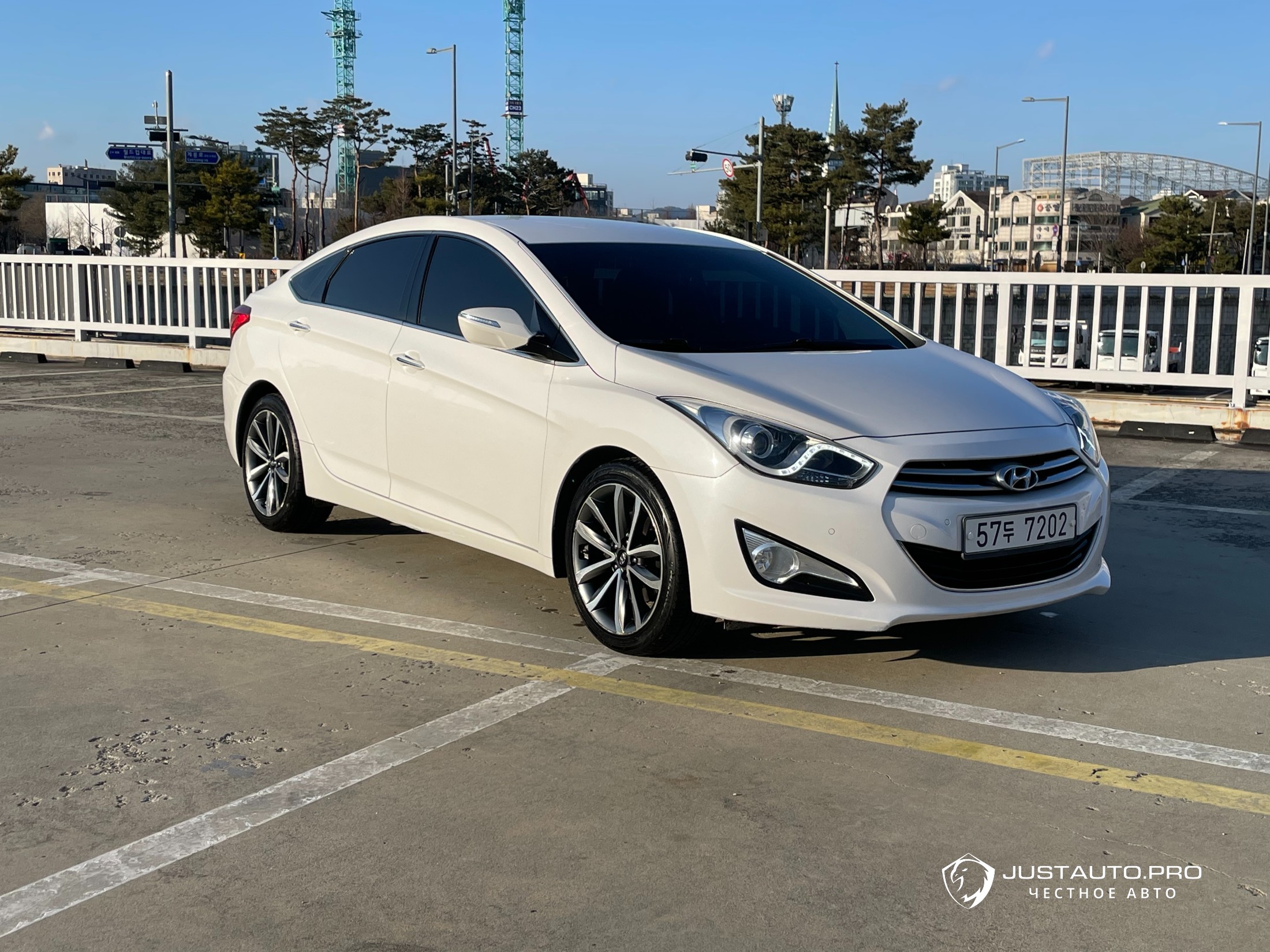 Автомобиль Hyundai i40