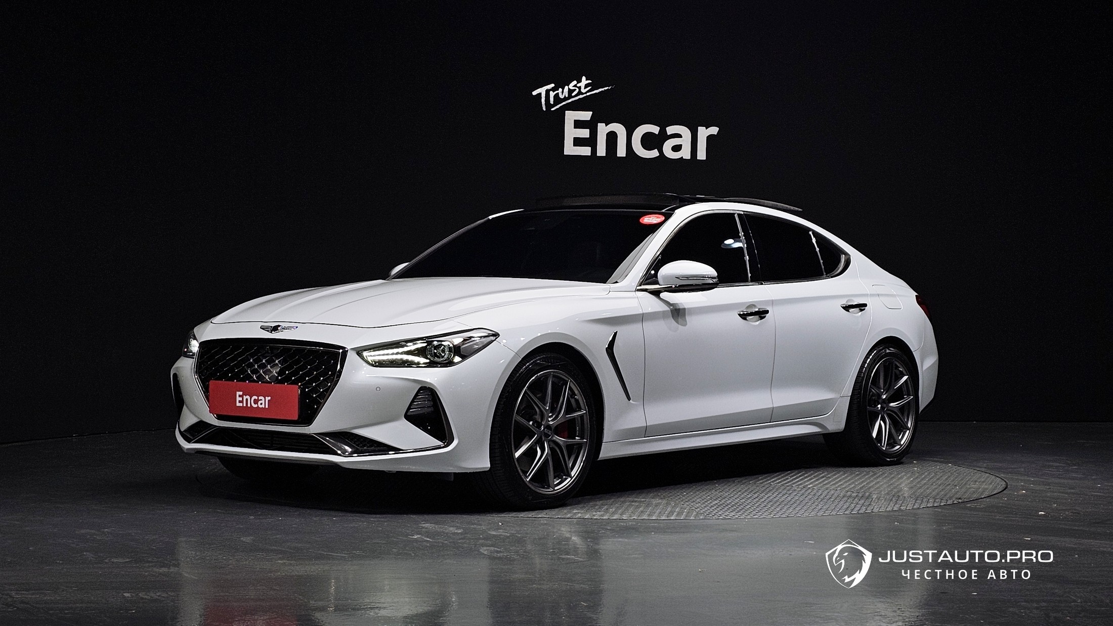 Автомобиль Genesis G70