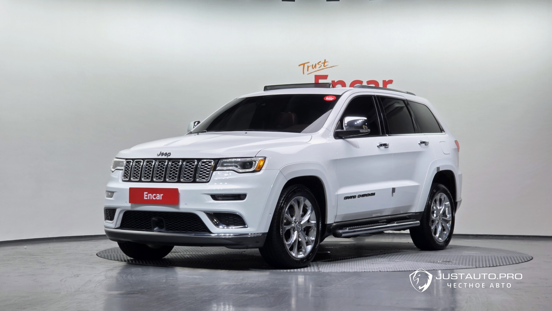 Автомобиль Jeep Cherokee