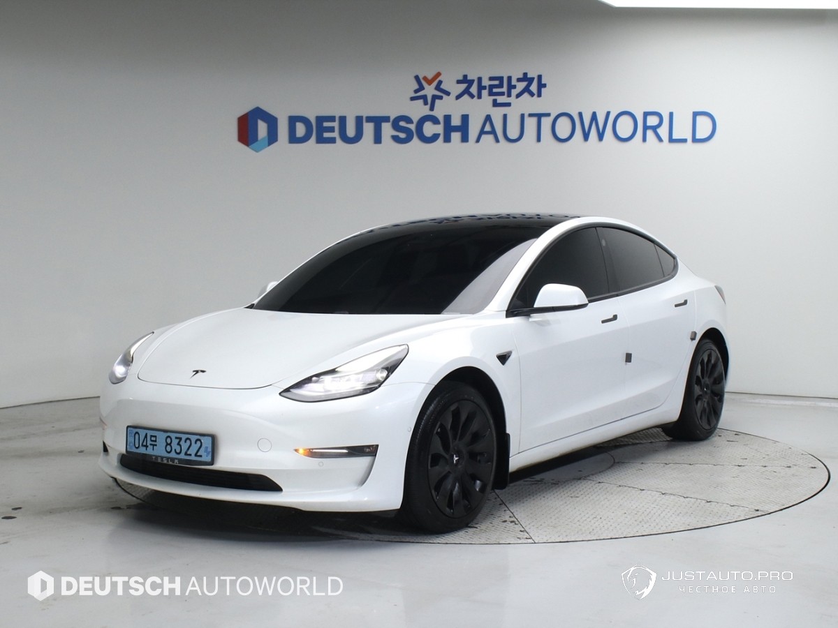 Автомобиль Tesla Model 3