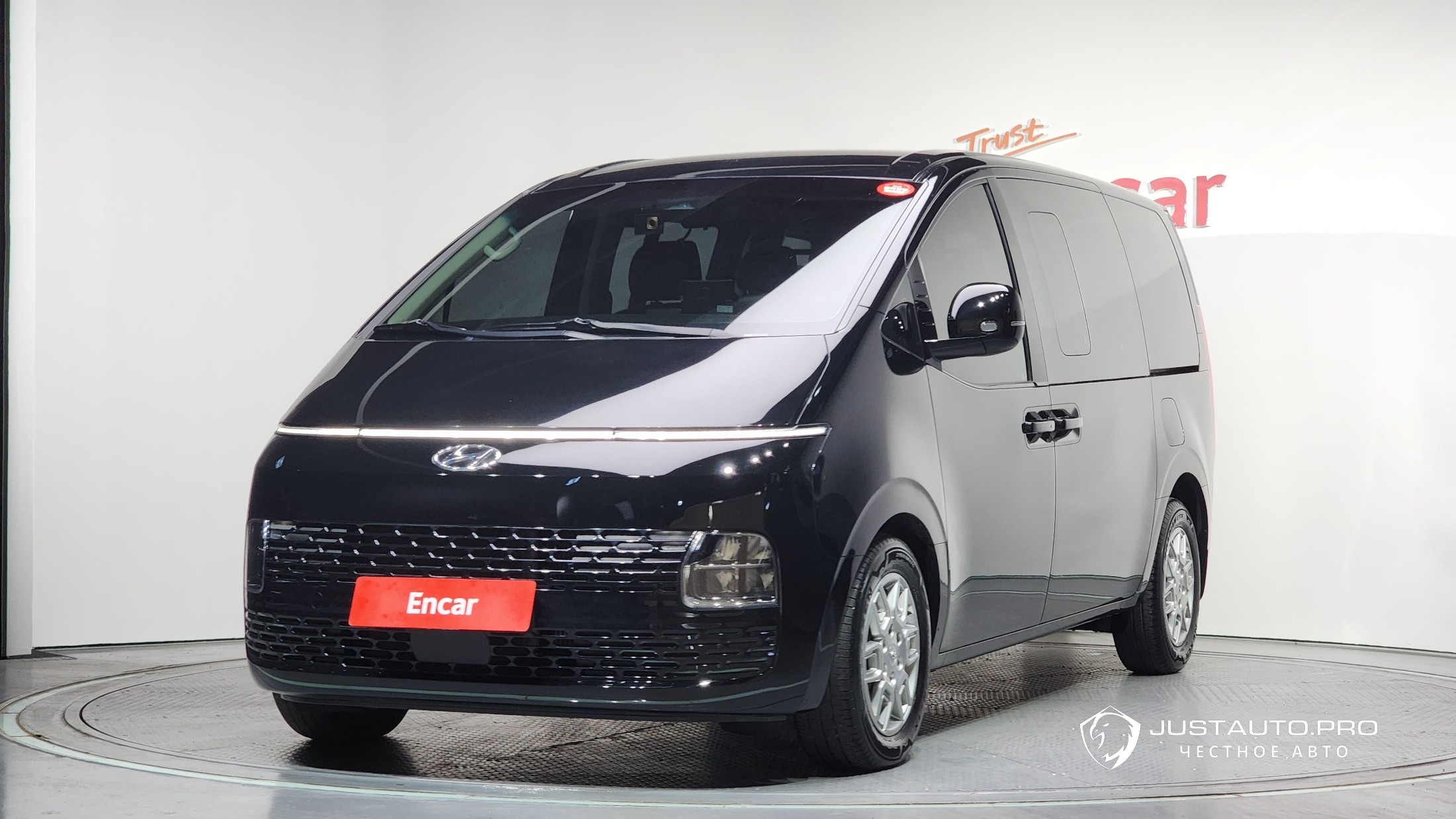 Автомобиль Hyundai Staria