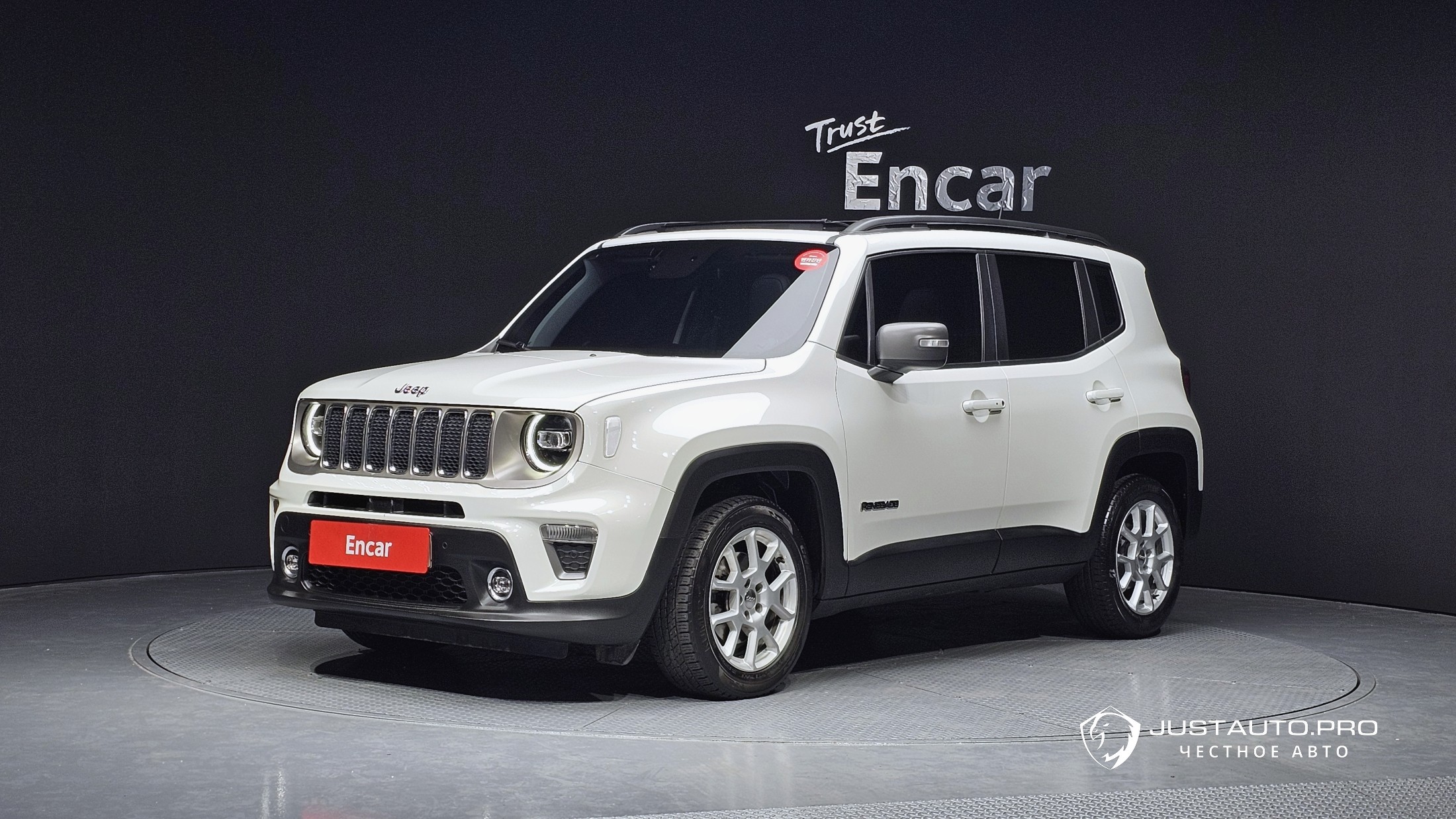 Автомобиль Jeep Renegade