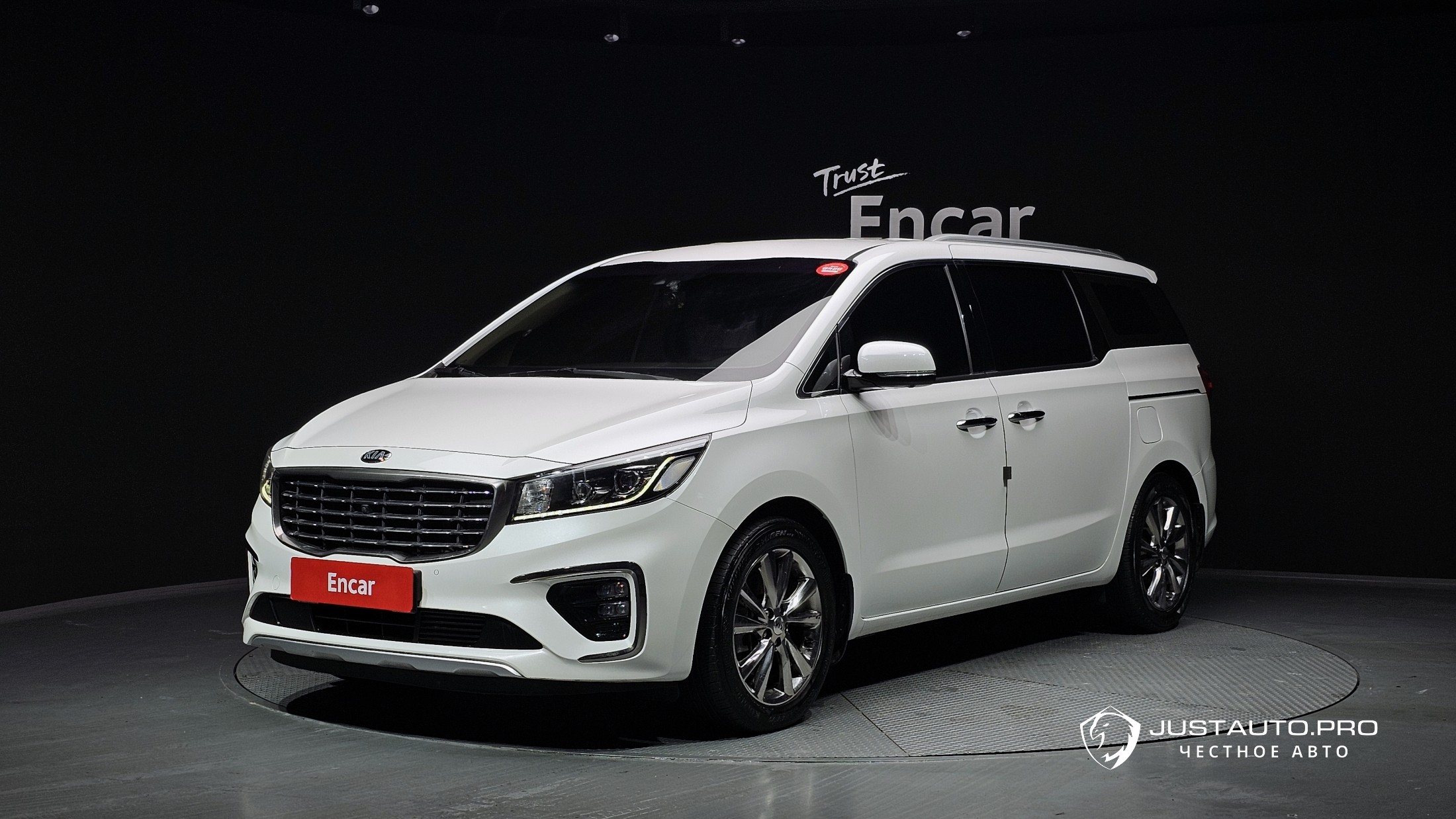 Автомобиль Kia Canival