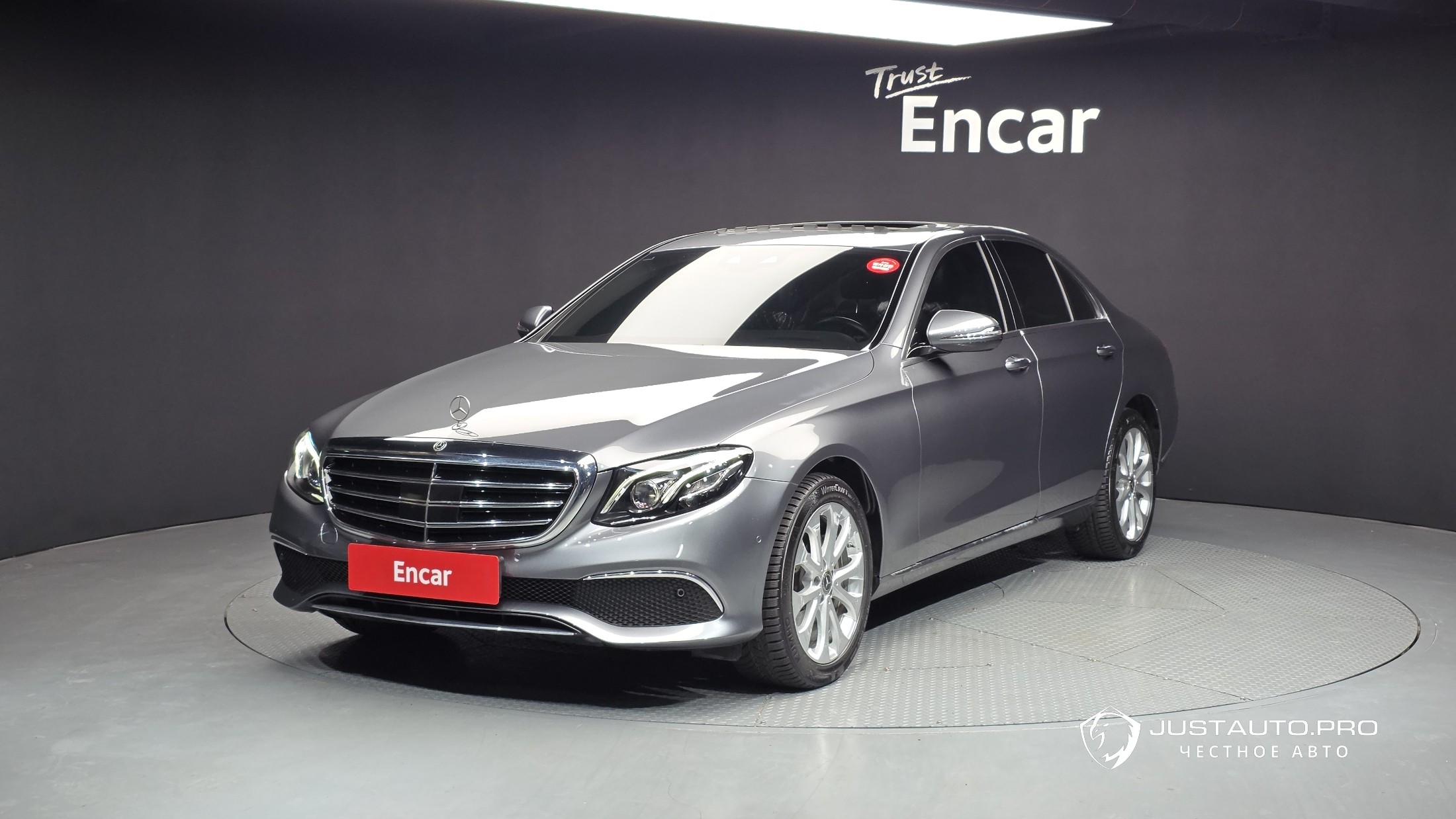 Автомобиль Mercedes-Benz E-Class