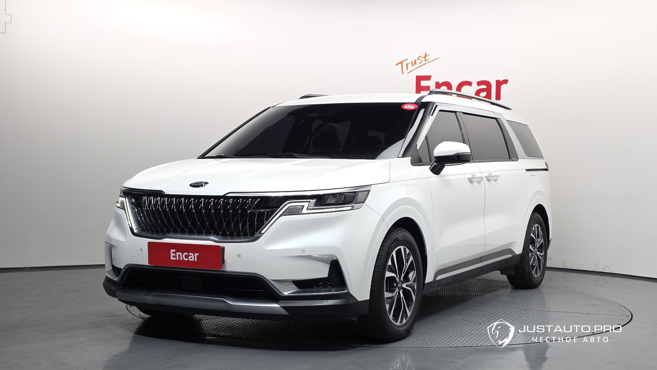 Автомобиль Kia Canival