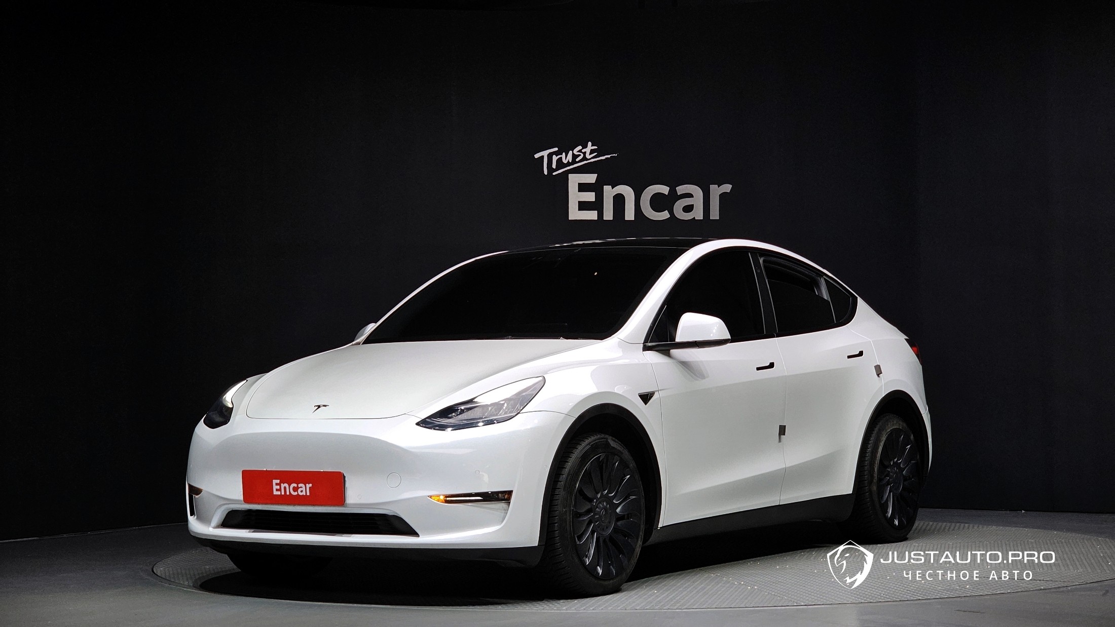 Автомобиль Tesla Model Y