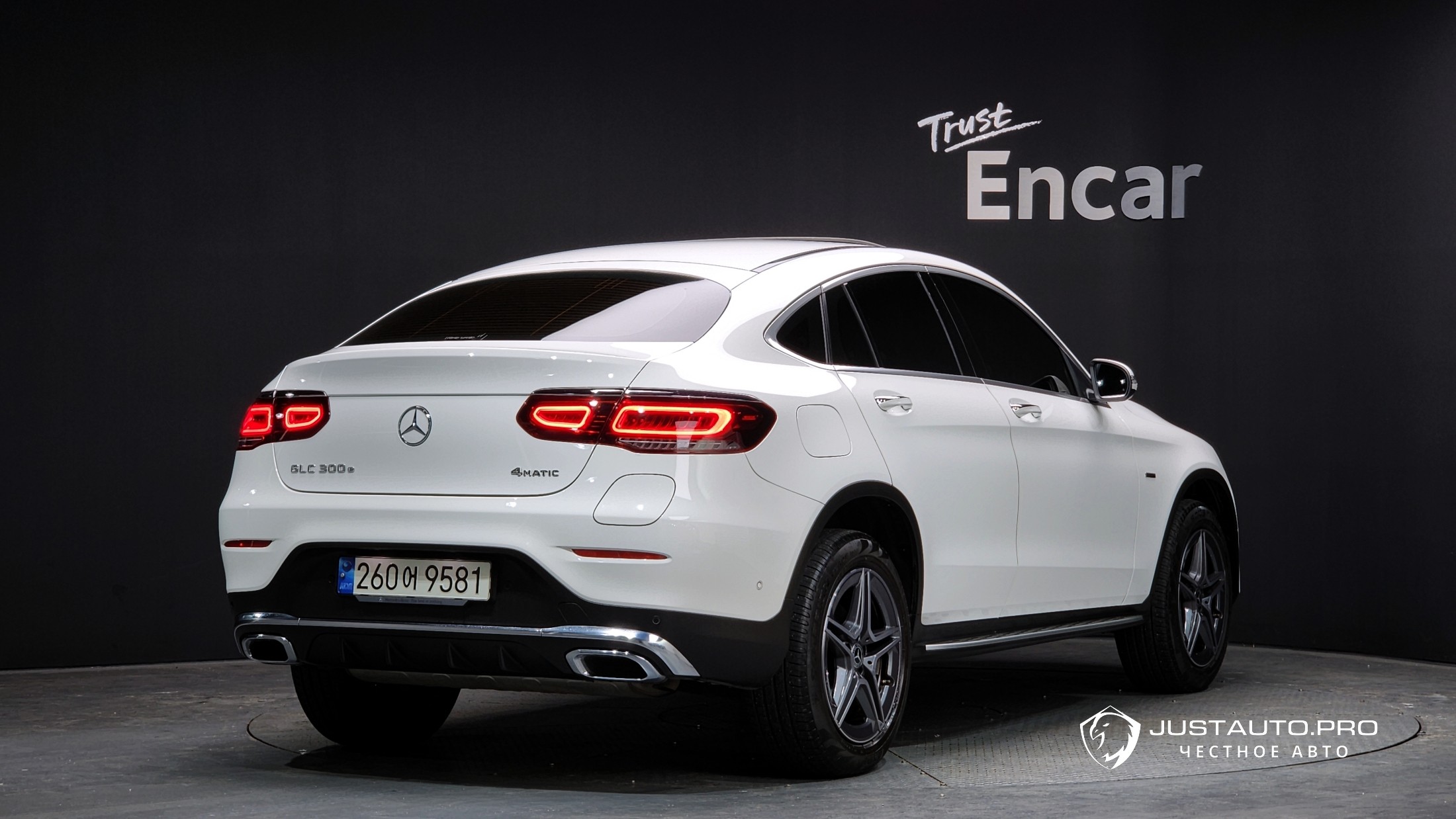 Автомобиль Mercedes-Benz GLC-Class