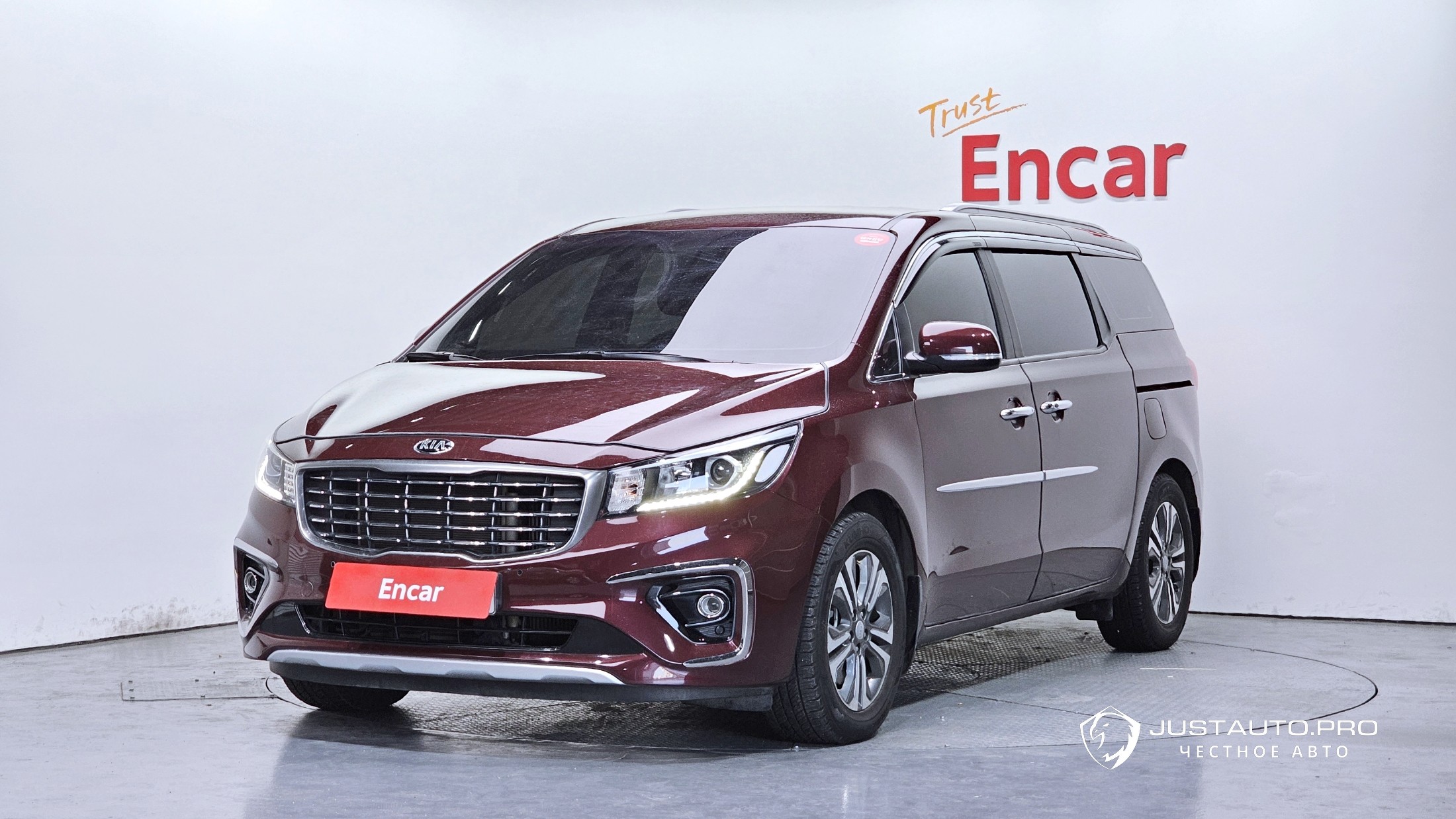 Автомобиль Kia Canival