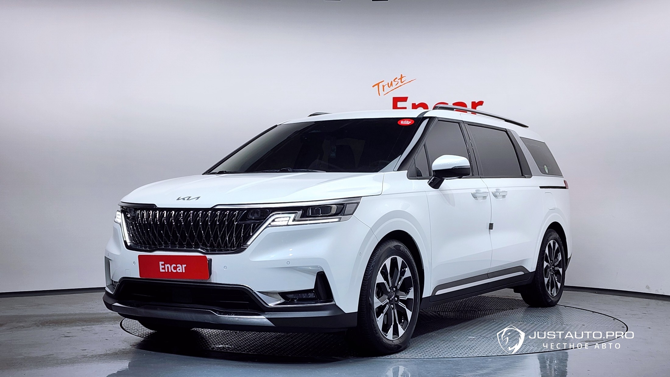 Автомобиль Kia Canival