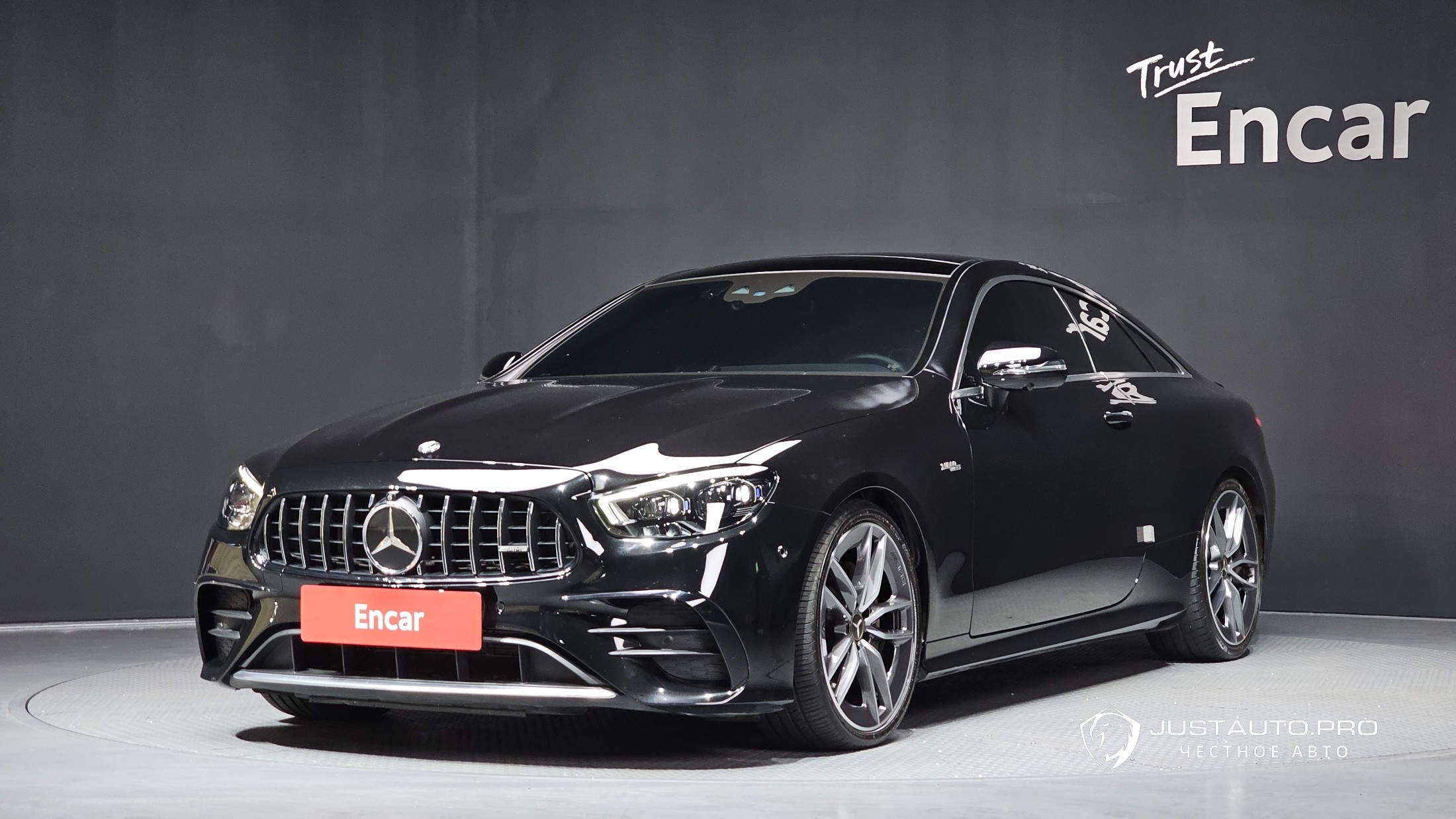 Автомобиль Mercedes-Benz E-Class