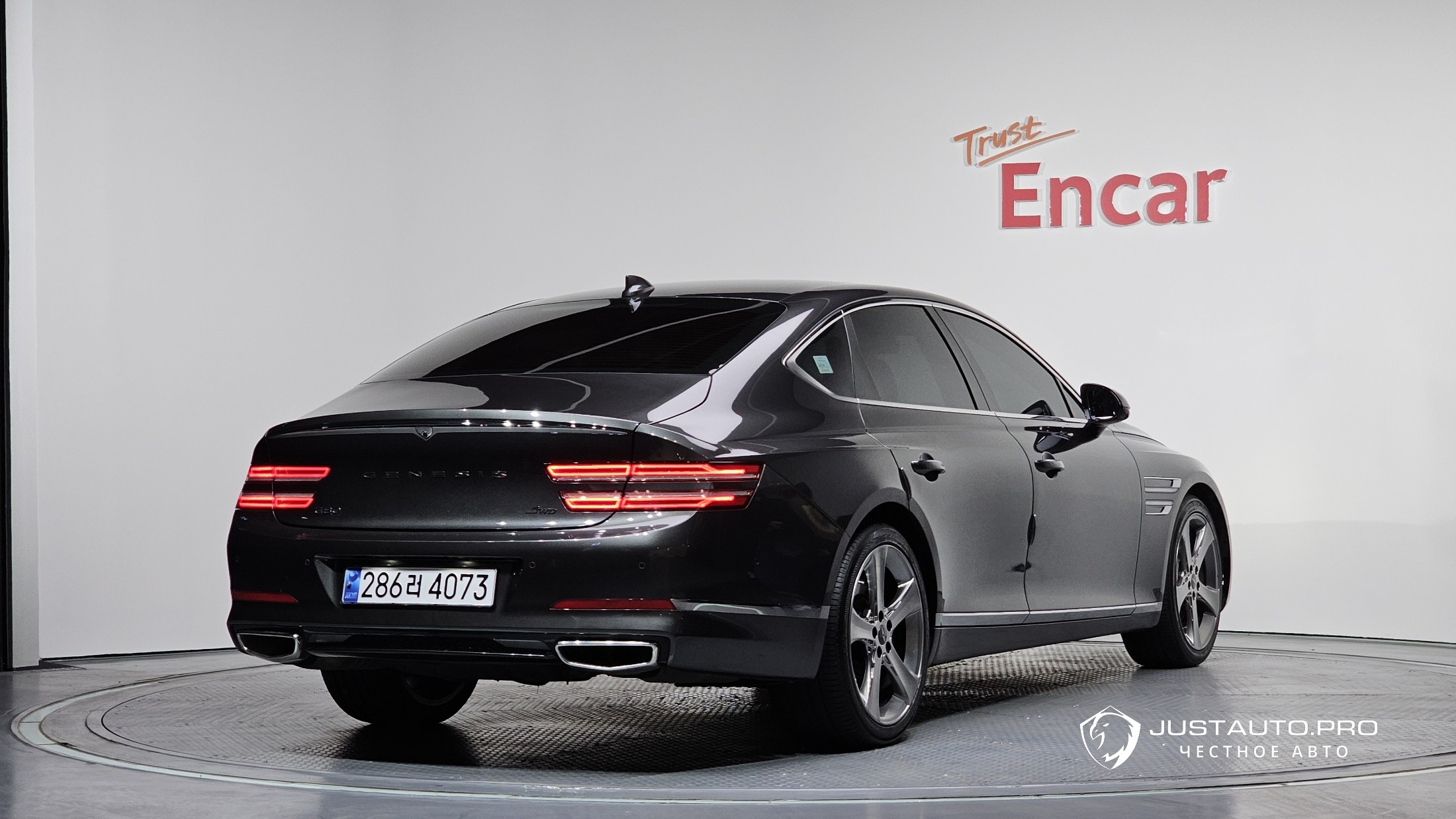 Автомобиль Genesis G80