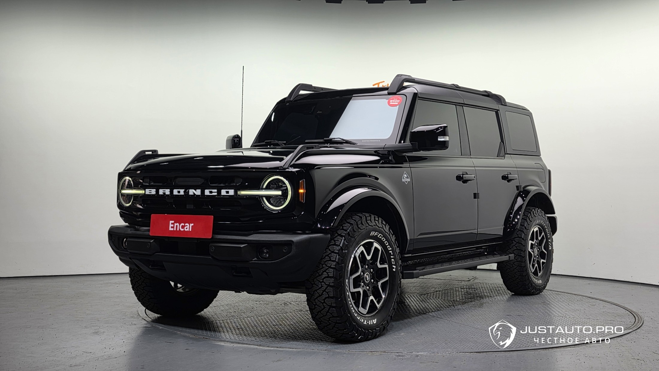 Автомобиль Ford Bronco