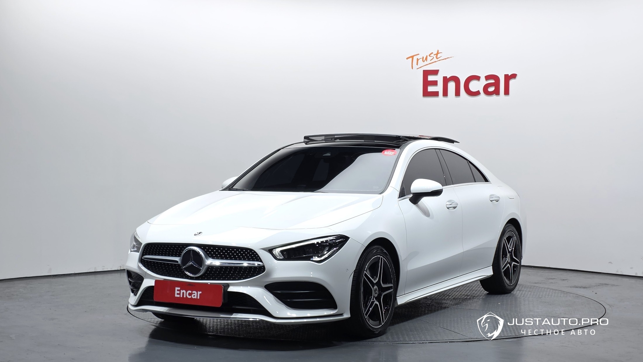 Автомобиль Mercedes-Benz CLA-Class