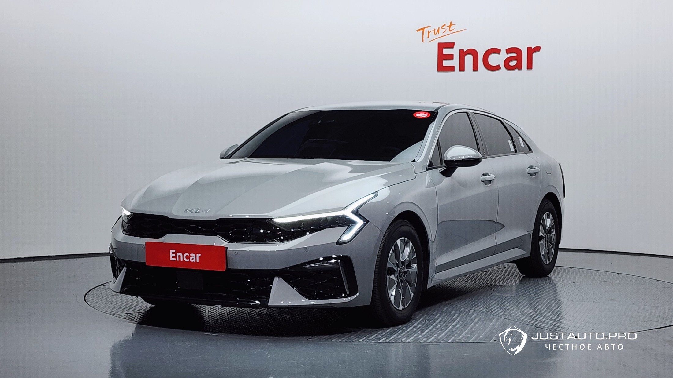 Автомобиль Kia K5