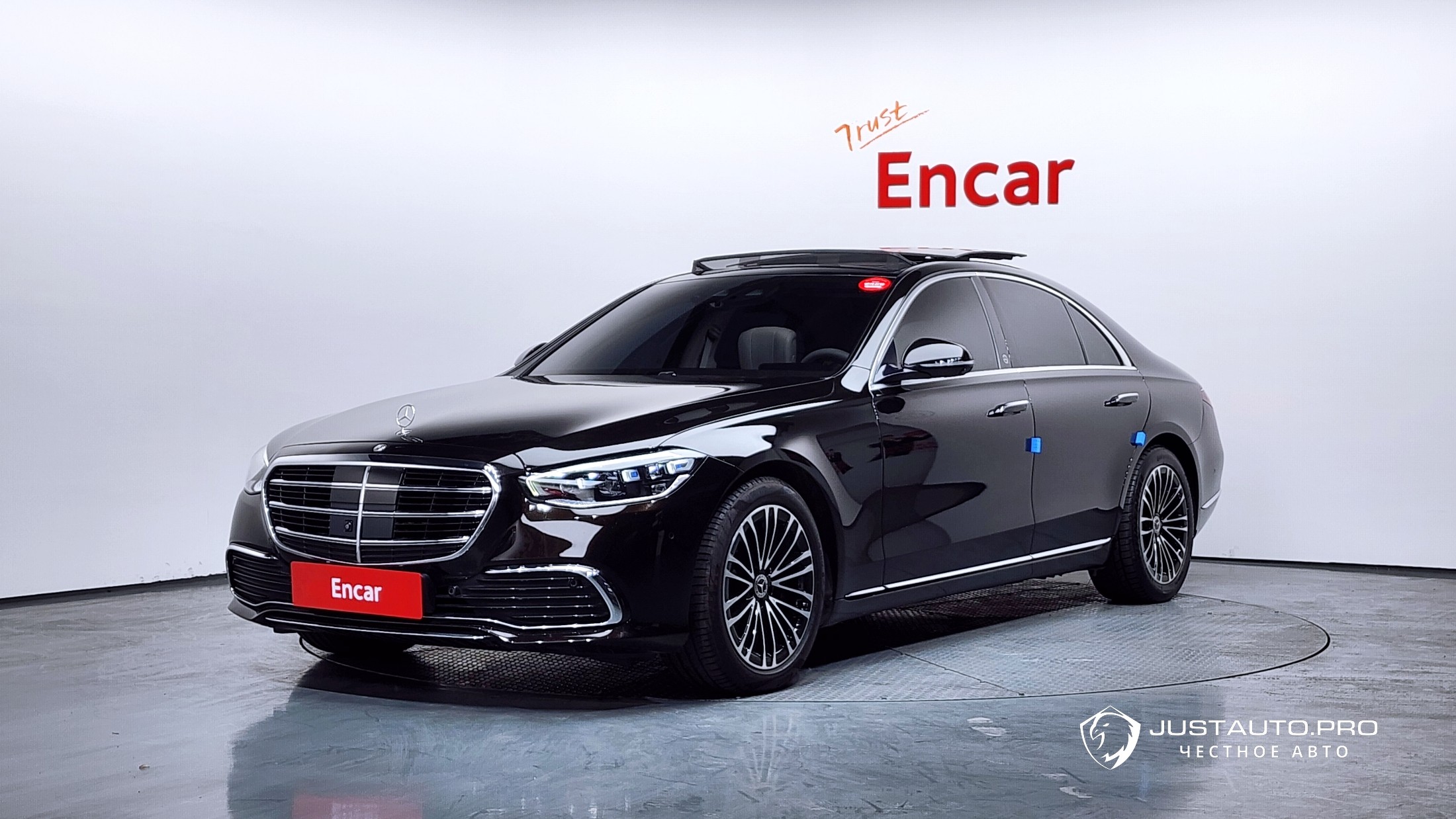 Автомобиль Mercedes-Benz S-Class