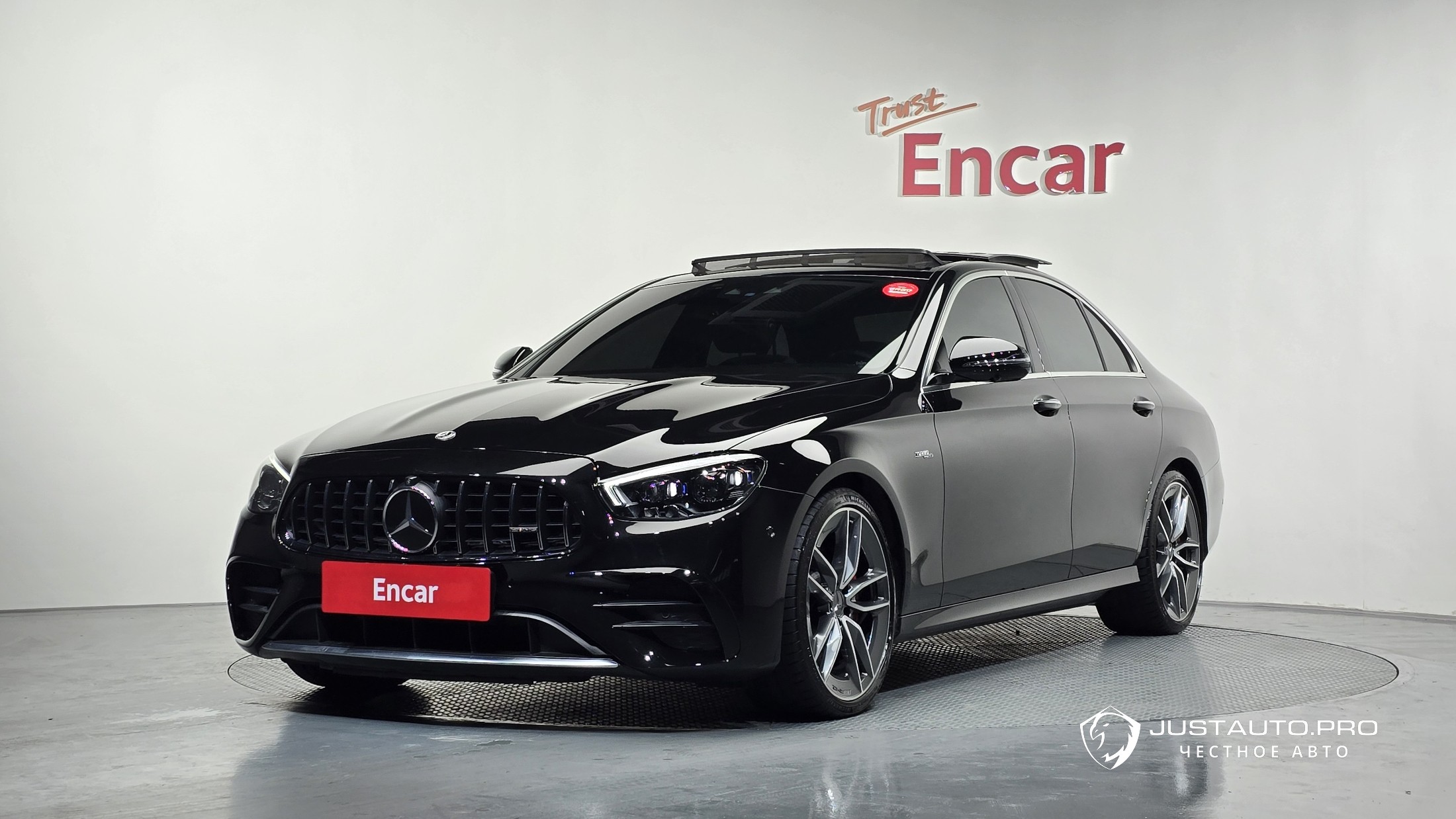 Автомобиль Mercedes-Benz E-Class