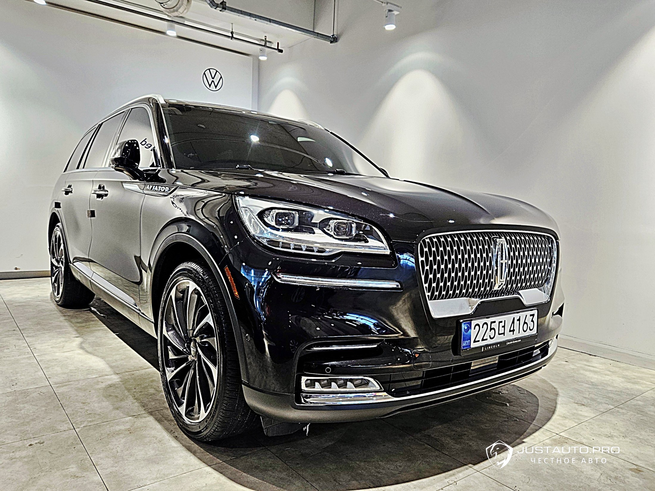Автомобиль Lincoln Aviator