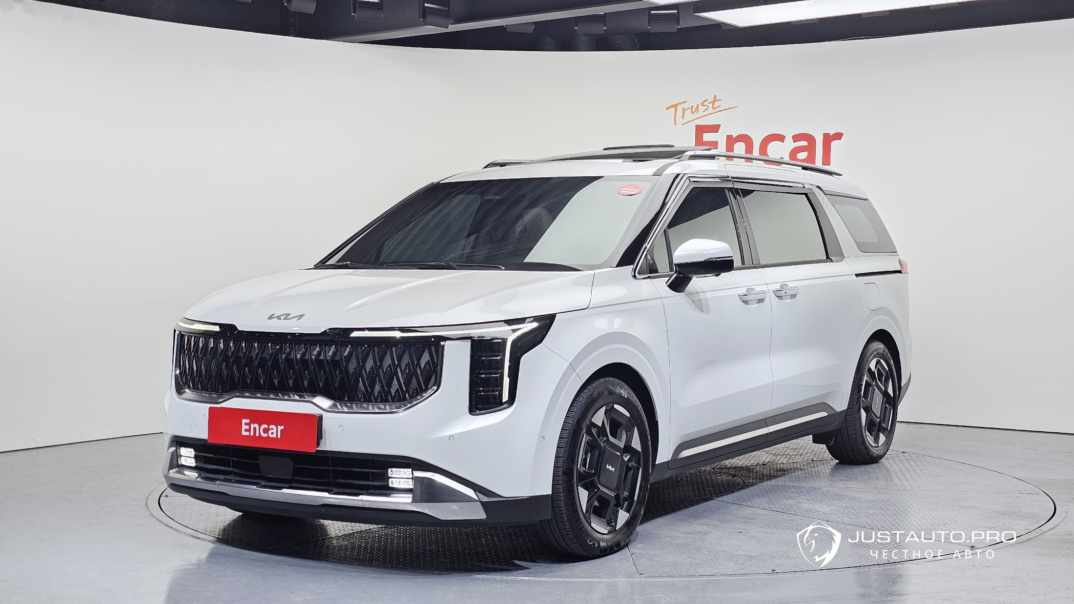 Автомобиль Kia Canival