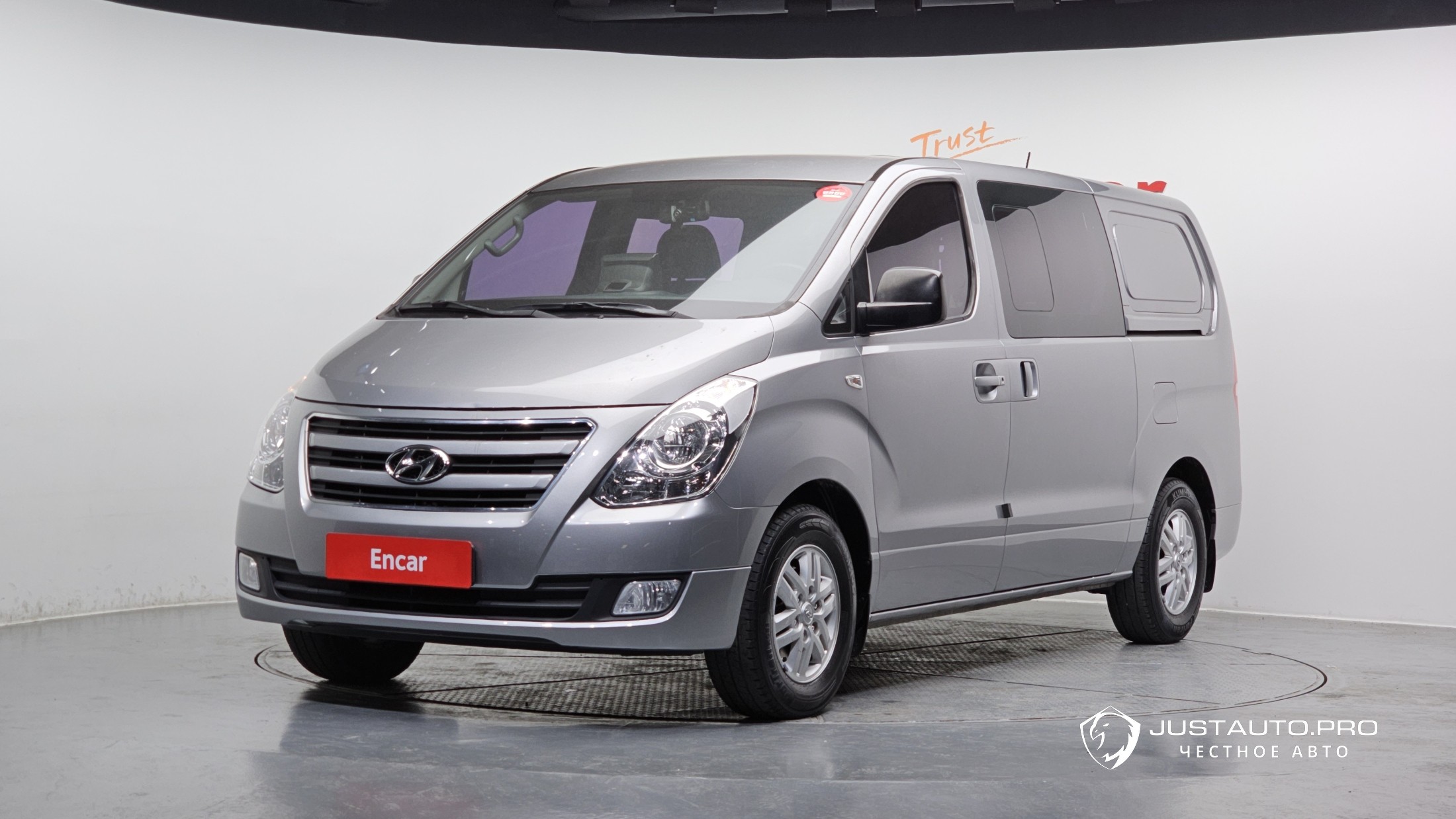 Автомобиль Hyundai Starex