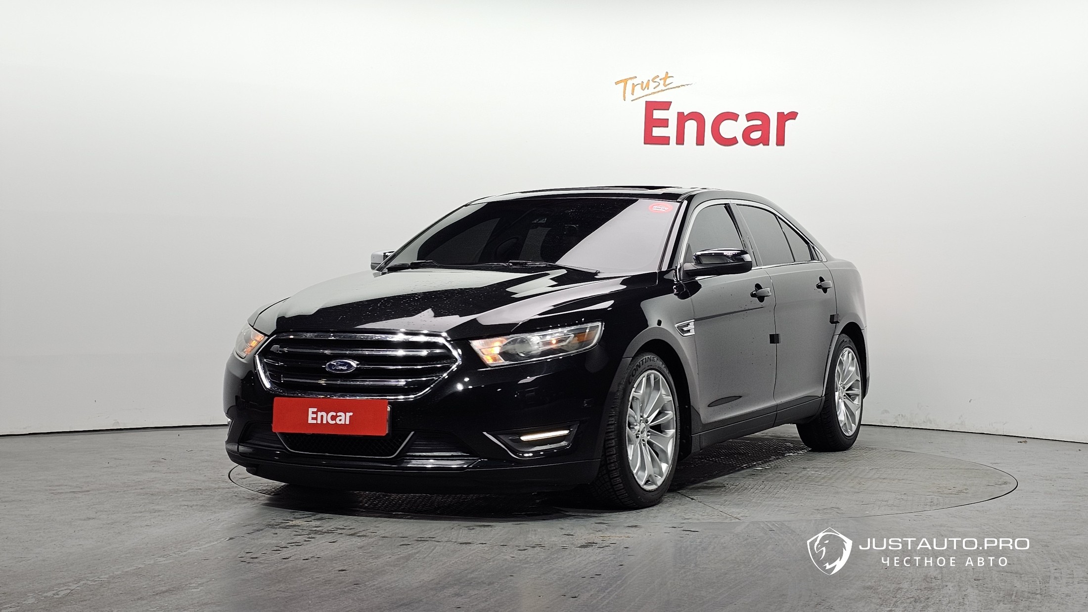 Автомобиль Ford Taurus