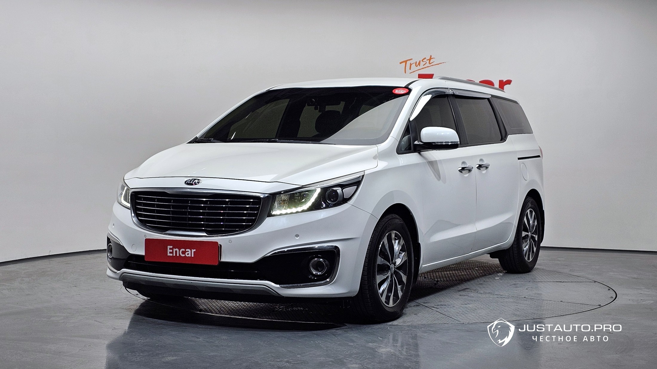 Автомобиль Kia Canival
