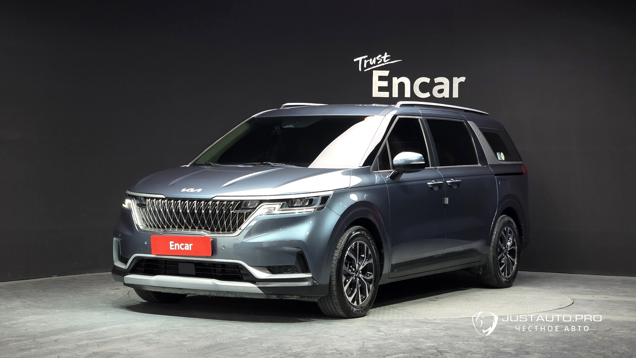 Автомобиль Kia Canival