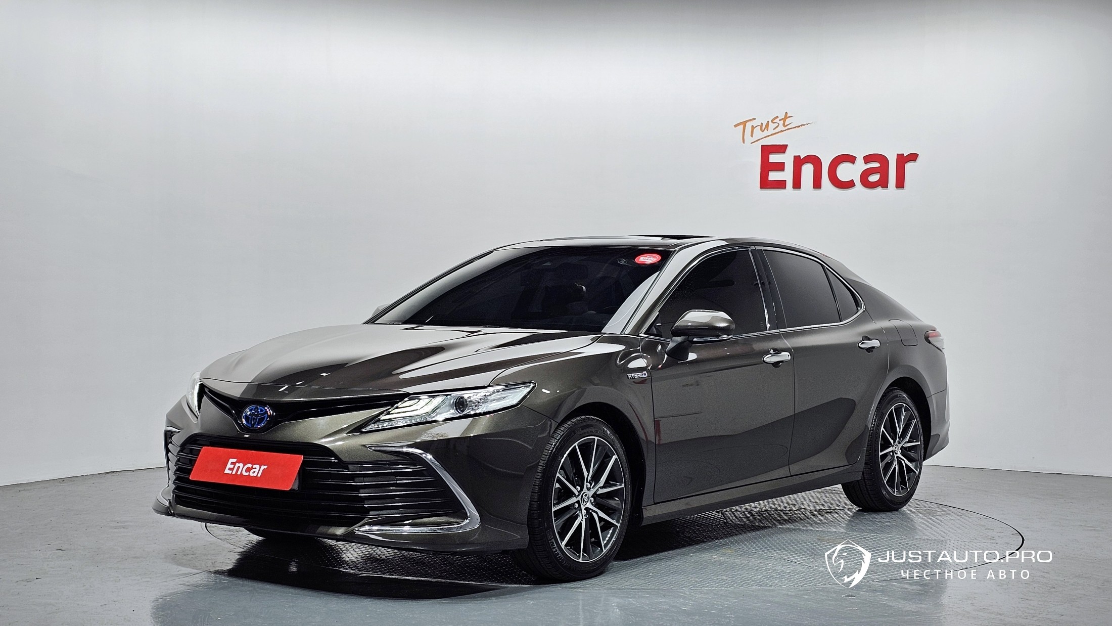 Автомобиль Toyota Camry