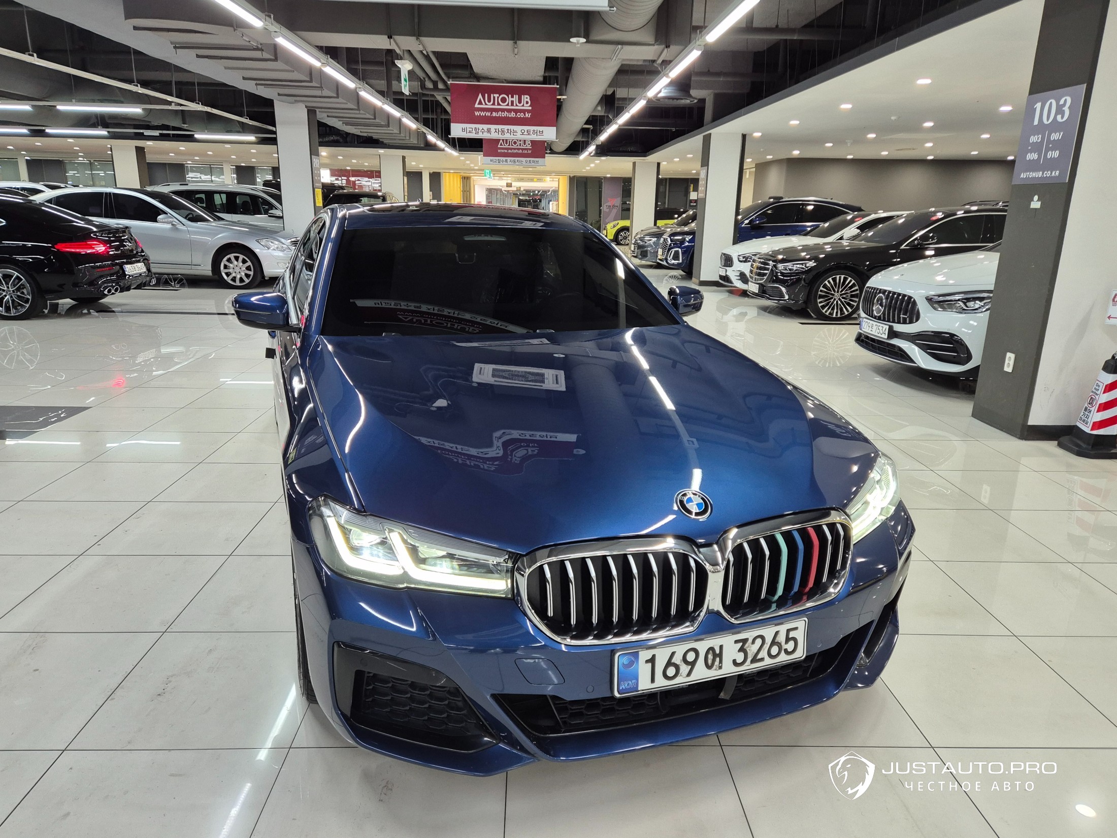 Автомобиль BMW 5-Series