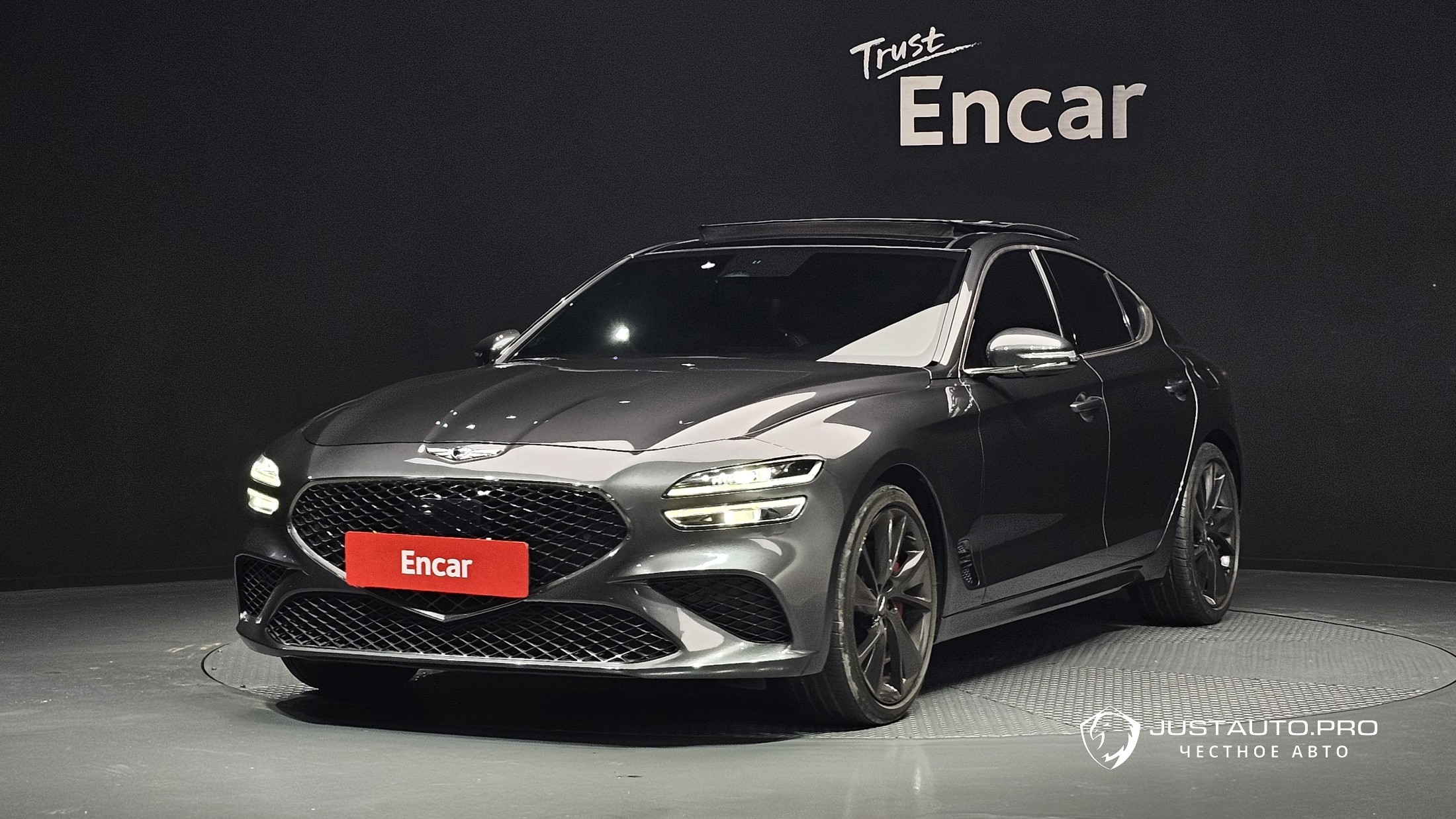 Автомобиль Genesis G70