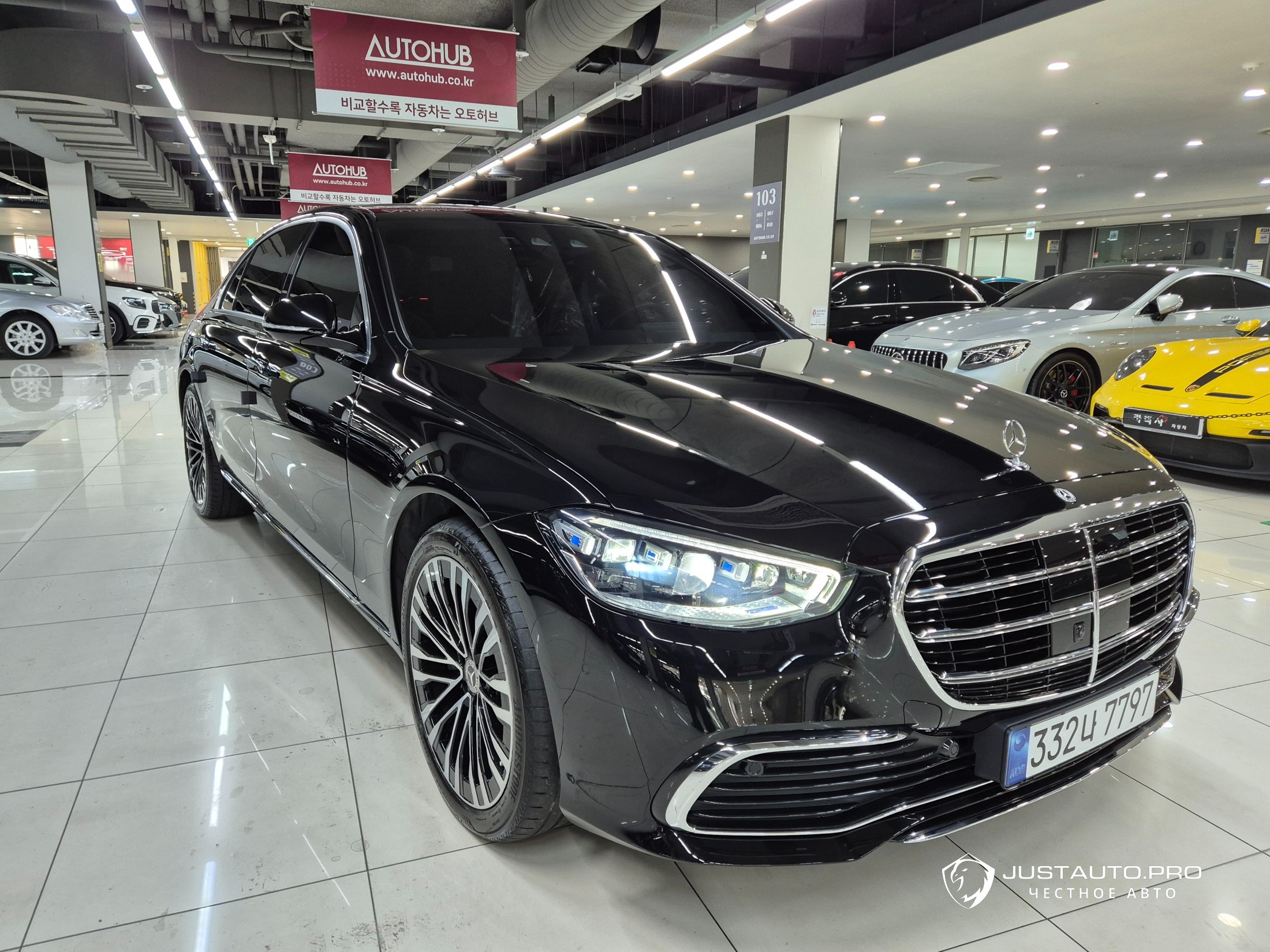 Автомобиль Mercedes-Benz S-Class