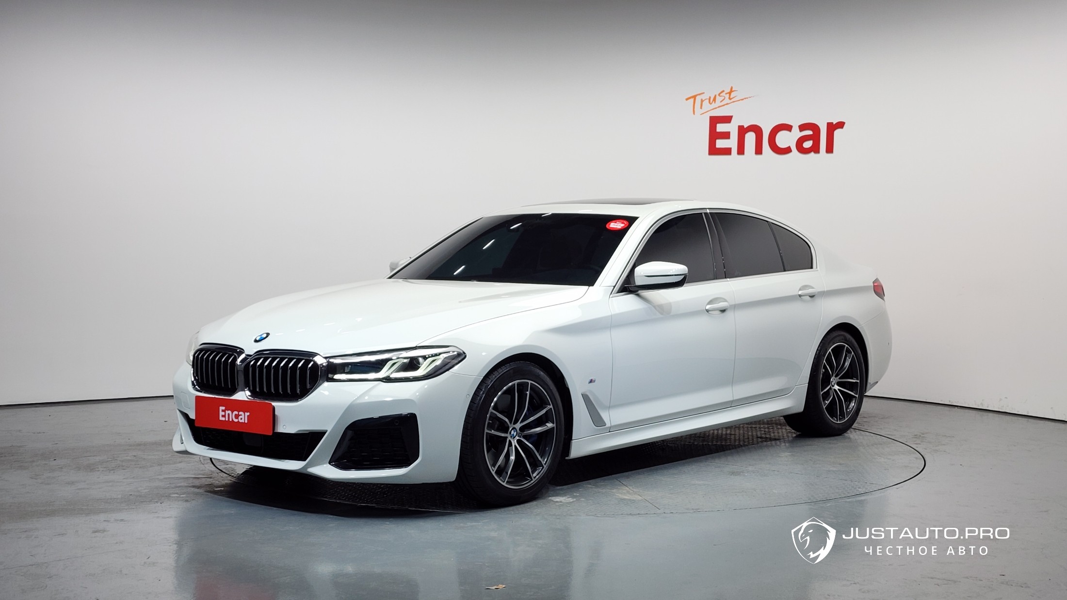 Автомобиль BMW 5-Series