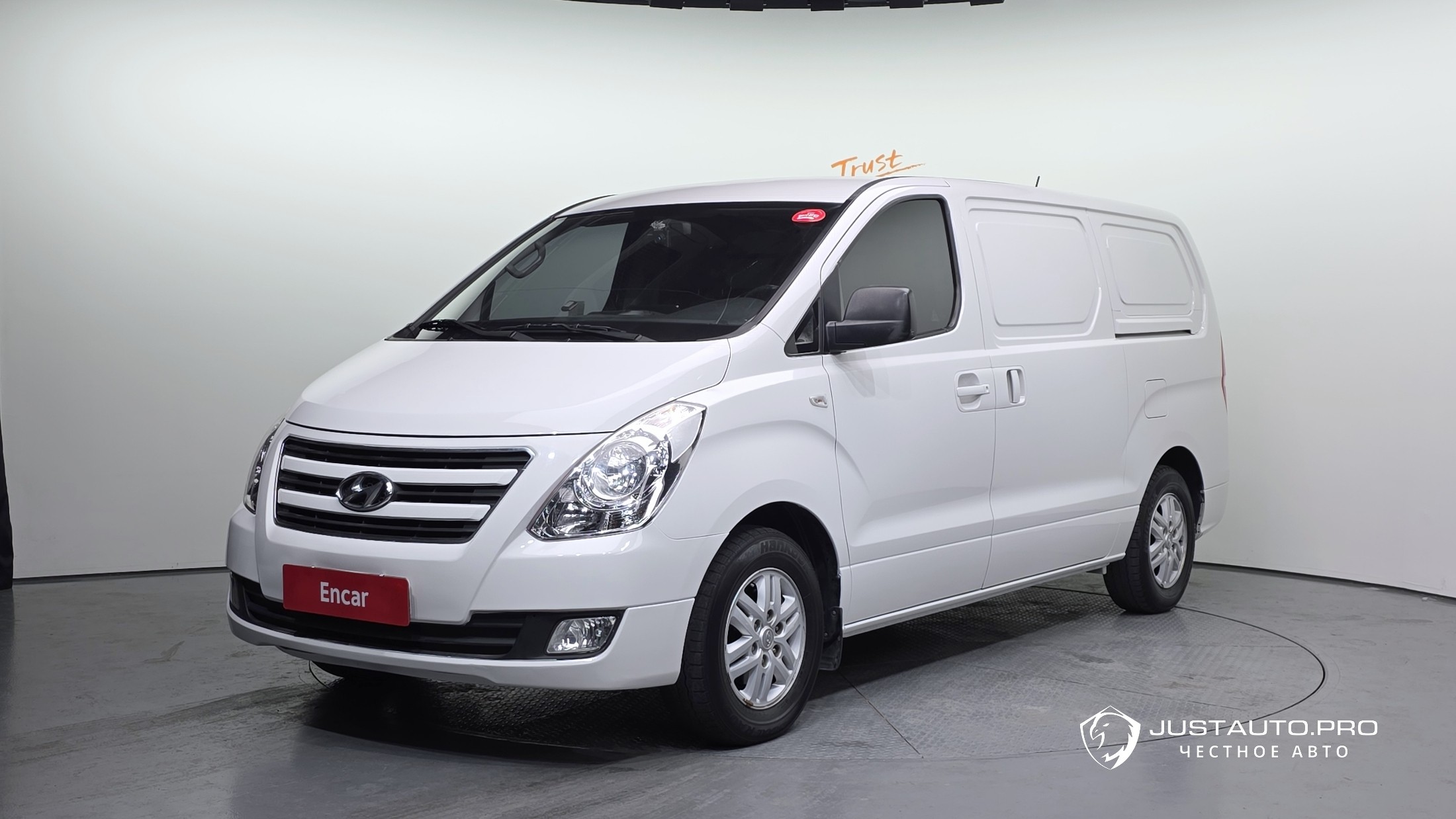 Автомобиль Hyundai Starex